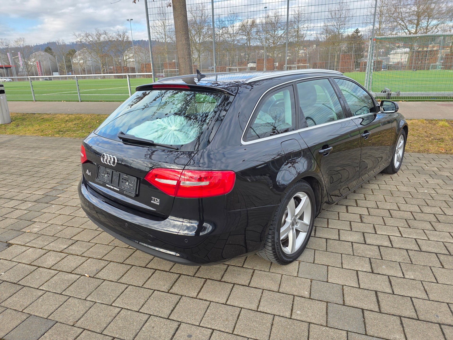 AUDI A4 Avant 2.0 TDI quattro S-tronic-image-6