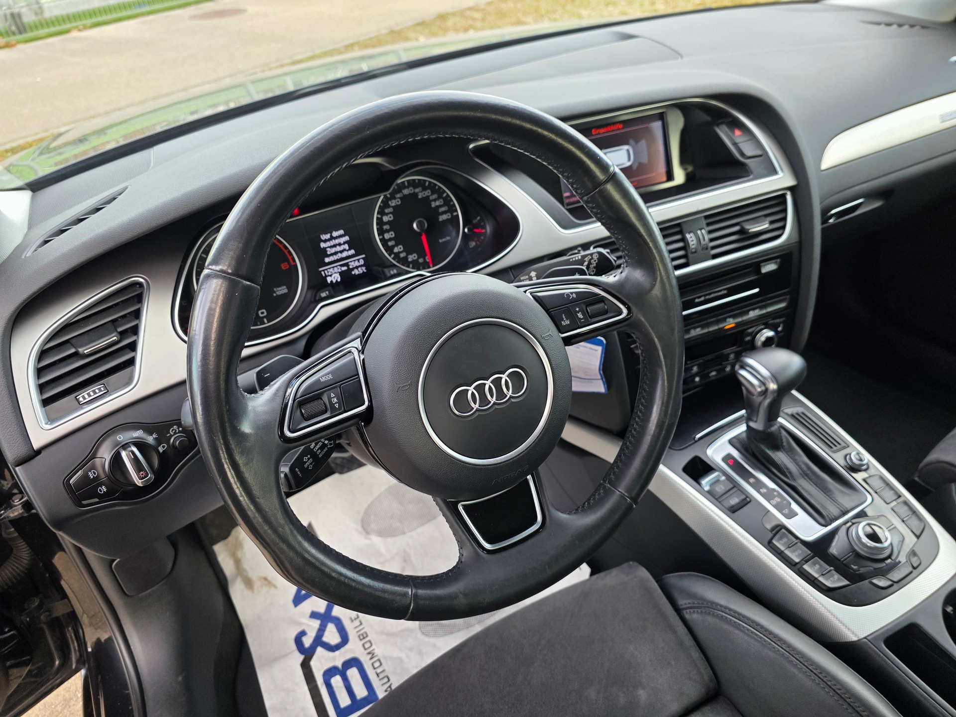AUDI A4 Avant 2.0 TDI quattro S-tronic-image-11