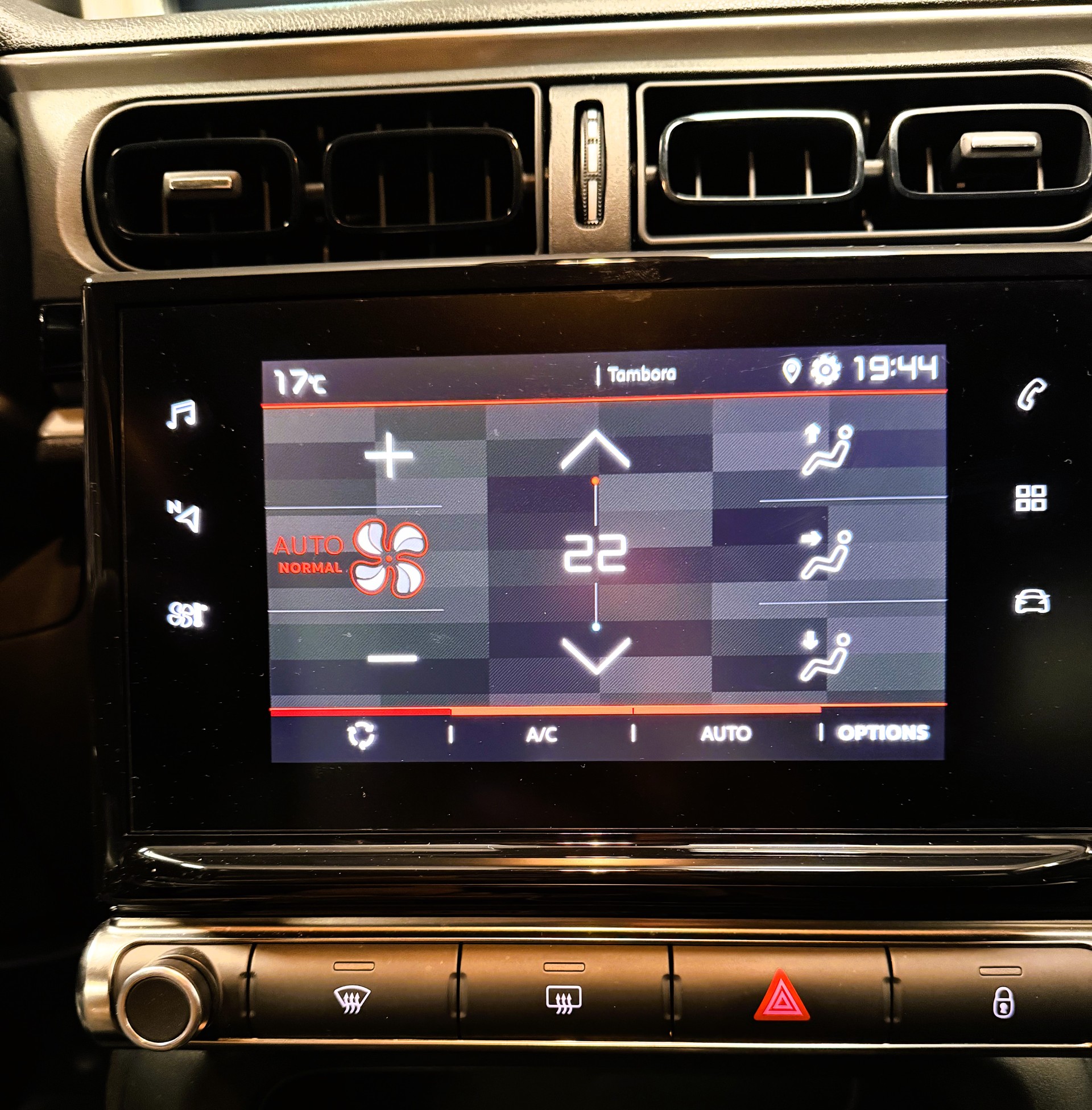 CITROEN C3 1.2i Swiss Edition EAT6-image-18