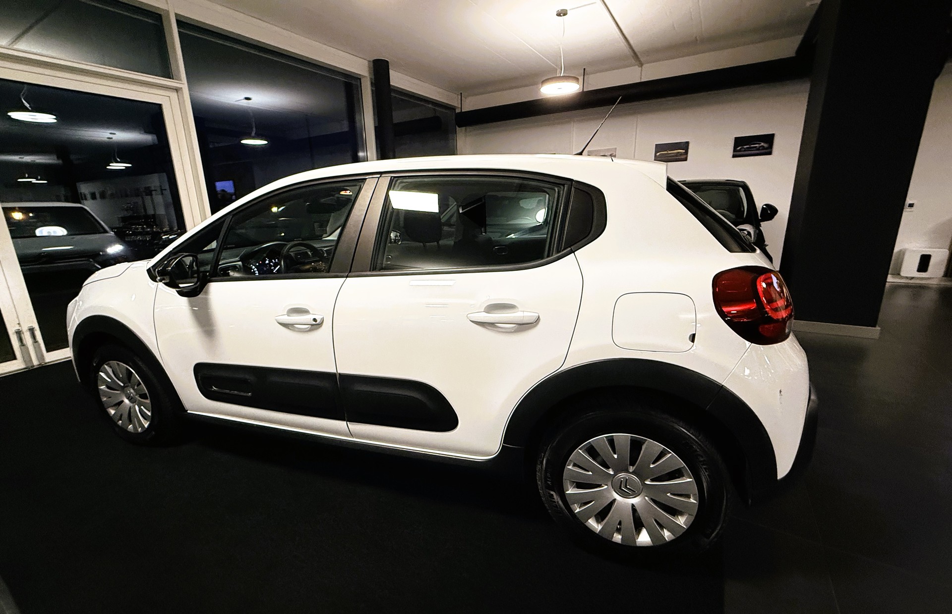 CITROEN C3 1.2i Swiss Edition EAT6-showroom-element-1