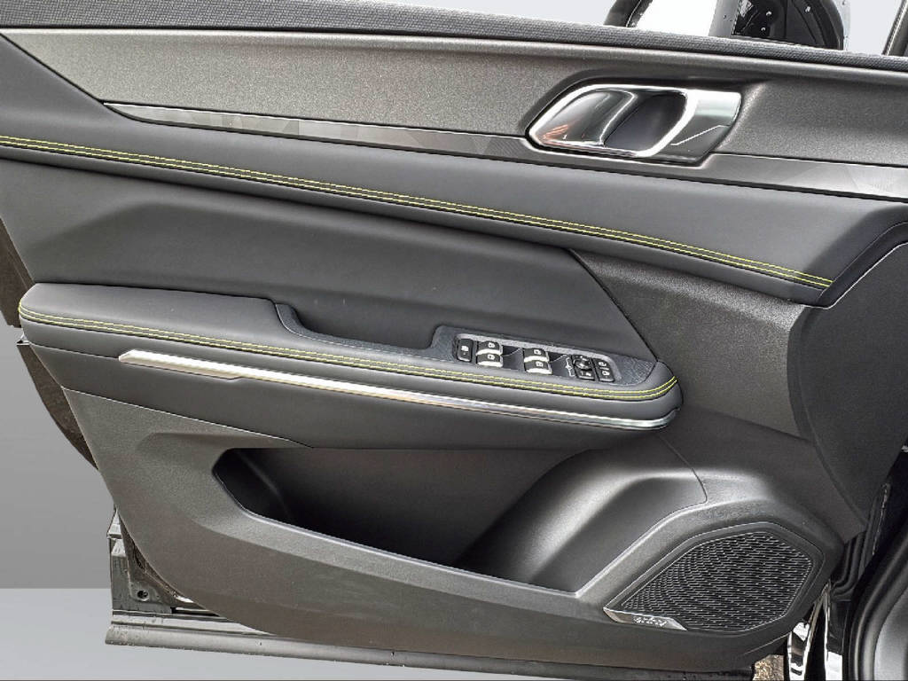 LYNK & CO 01 1.5 PHEV More-image-21