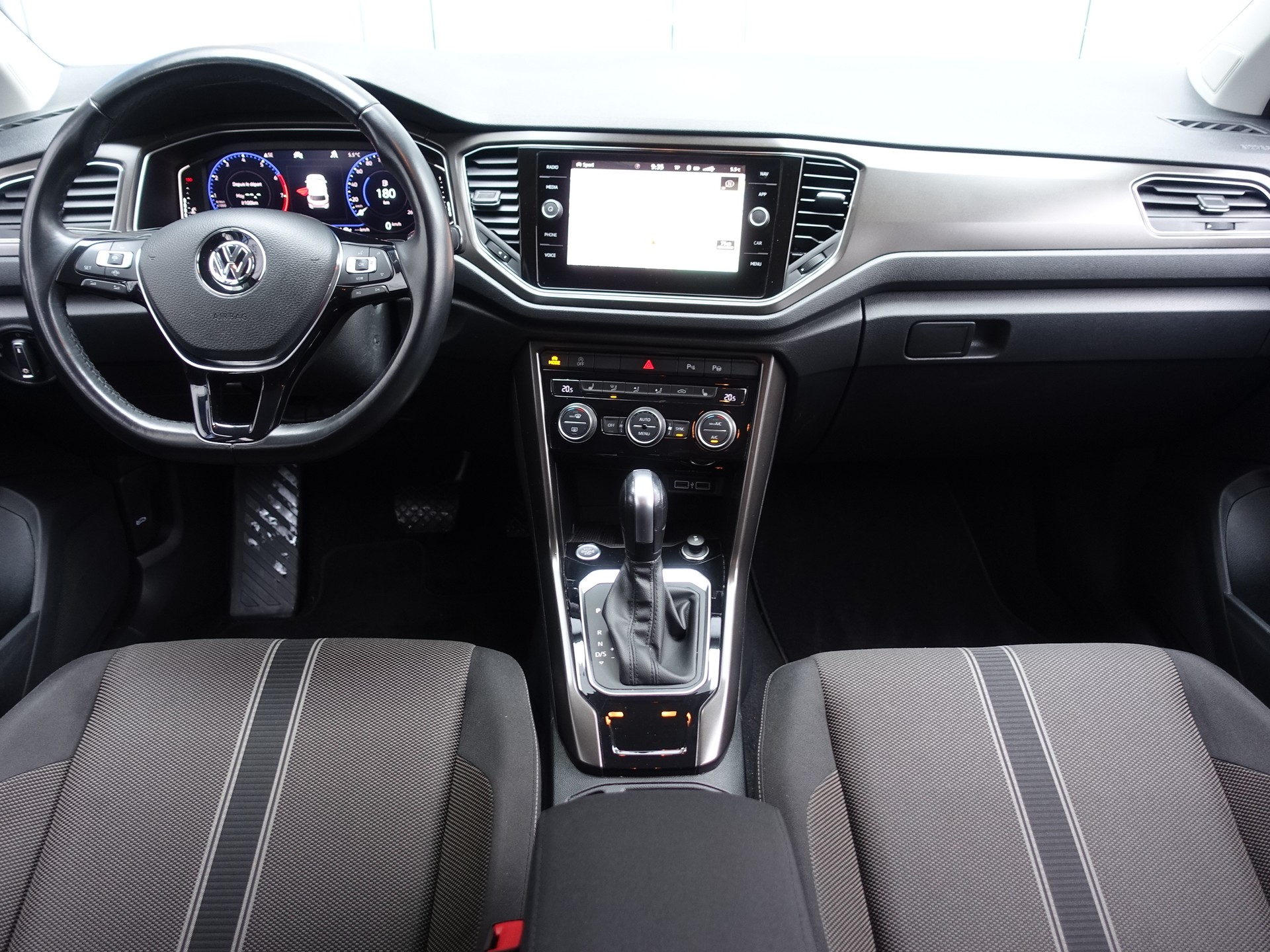 VW T-Roc 1.5 TSI EVO Advance DSG-image-10