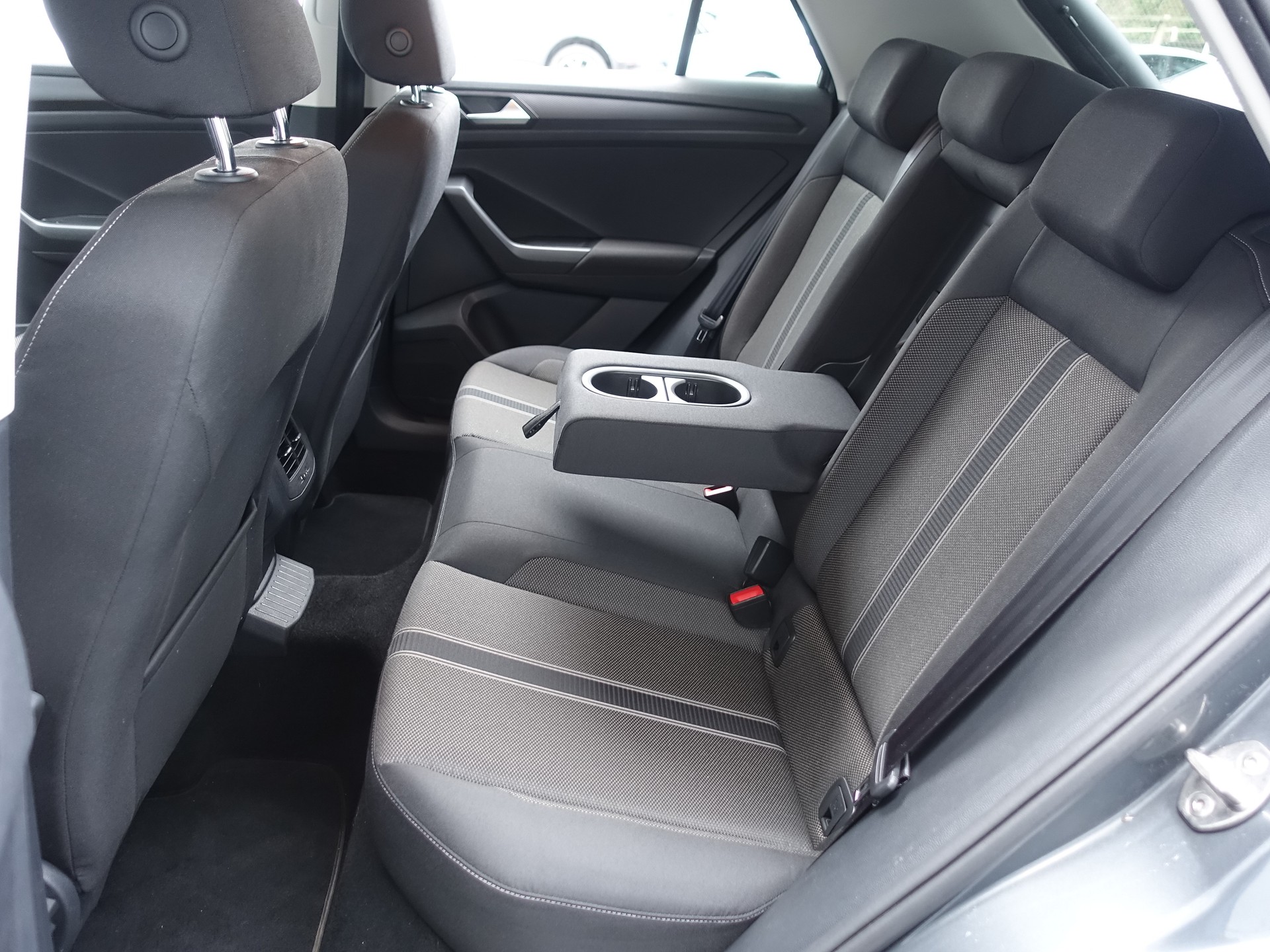 VW T-Roc 1.5 TSI EVO Advance DSG-image-14
