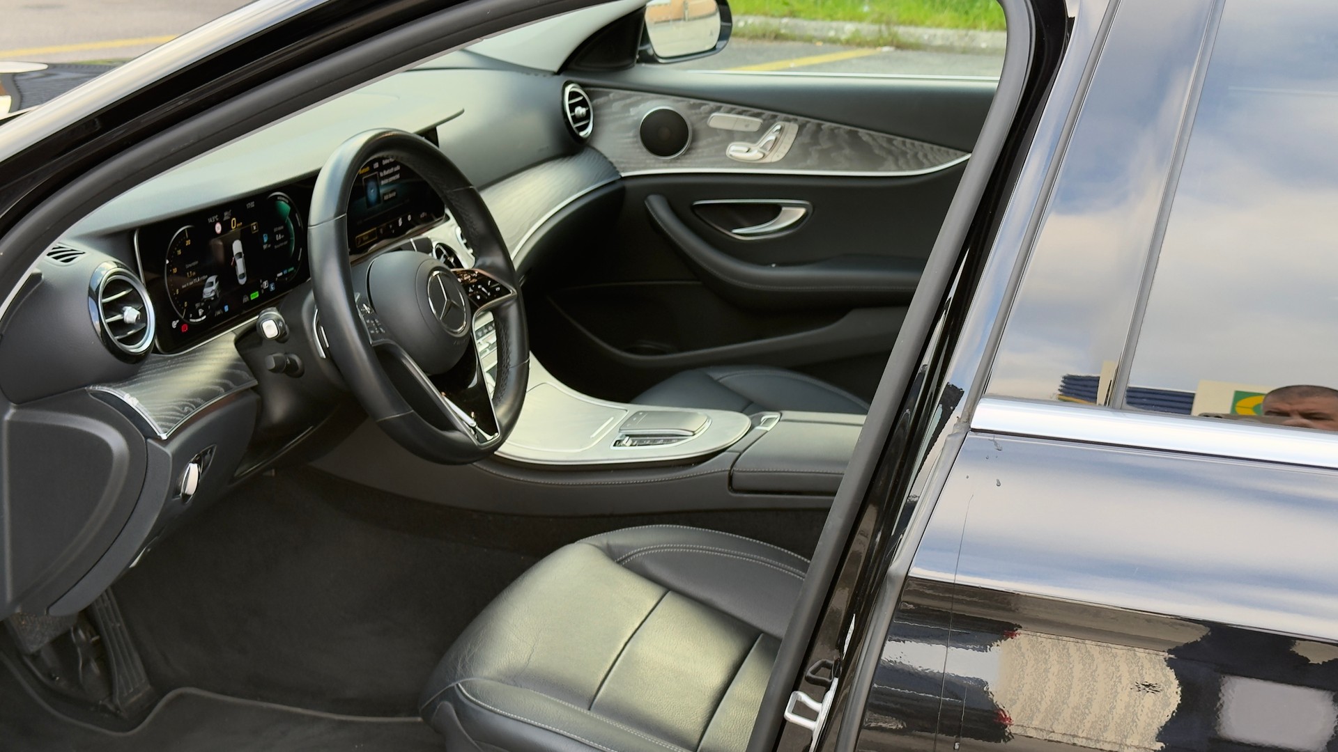 MERCEDES-BENZ E 200 4Matic Avantgarde 9G-Tronic-image-6