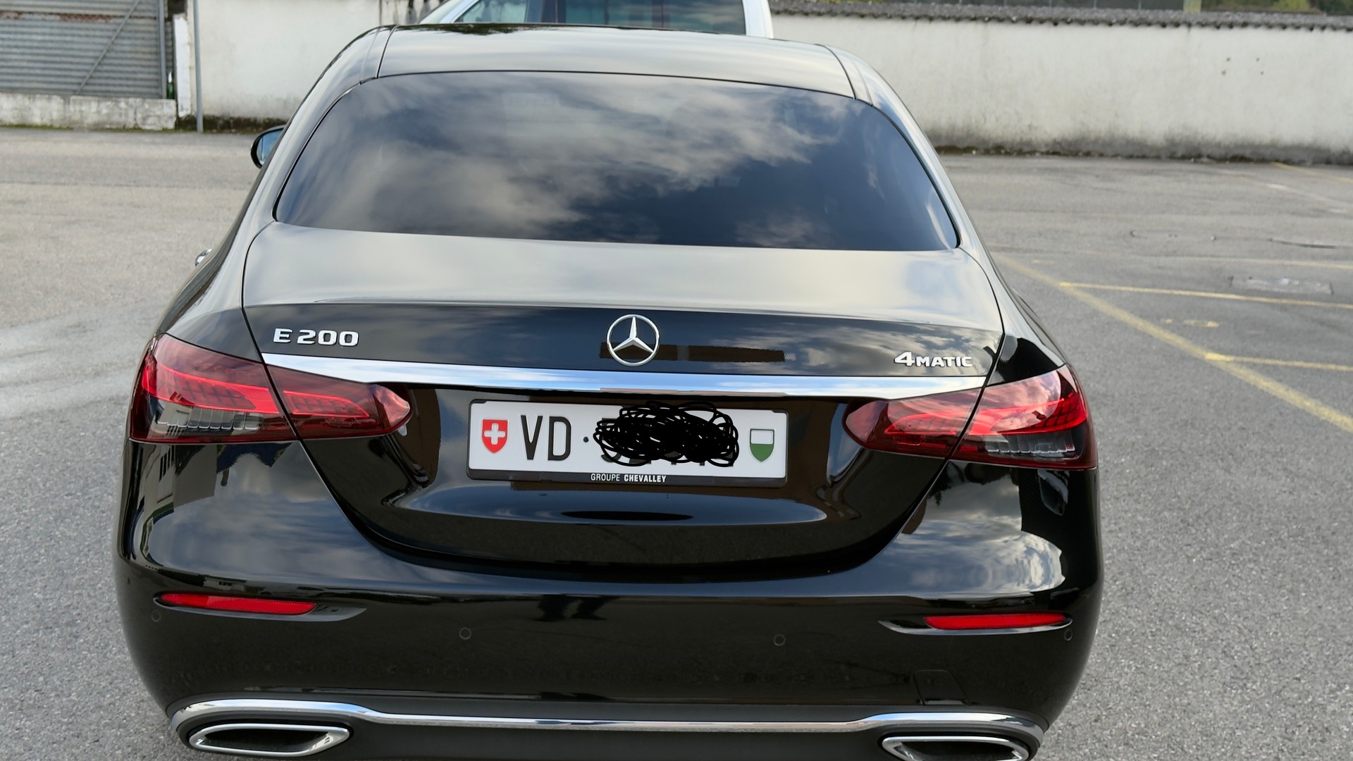 MERCEDES-BENZ E 200 4Matic Avantgarde 9G-Tronic-image-2