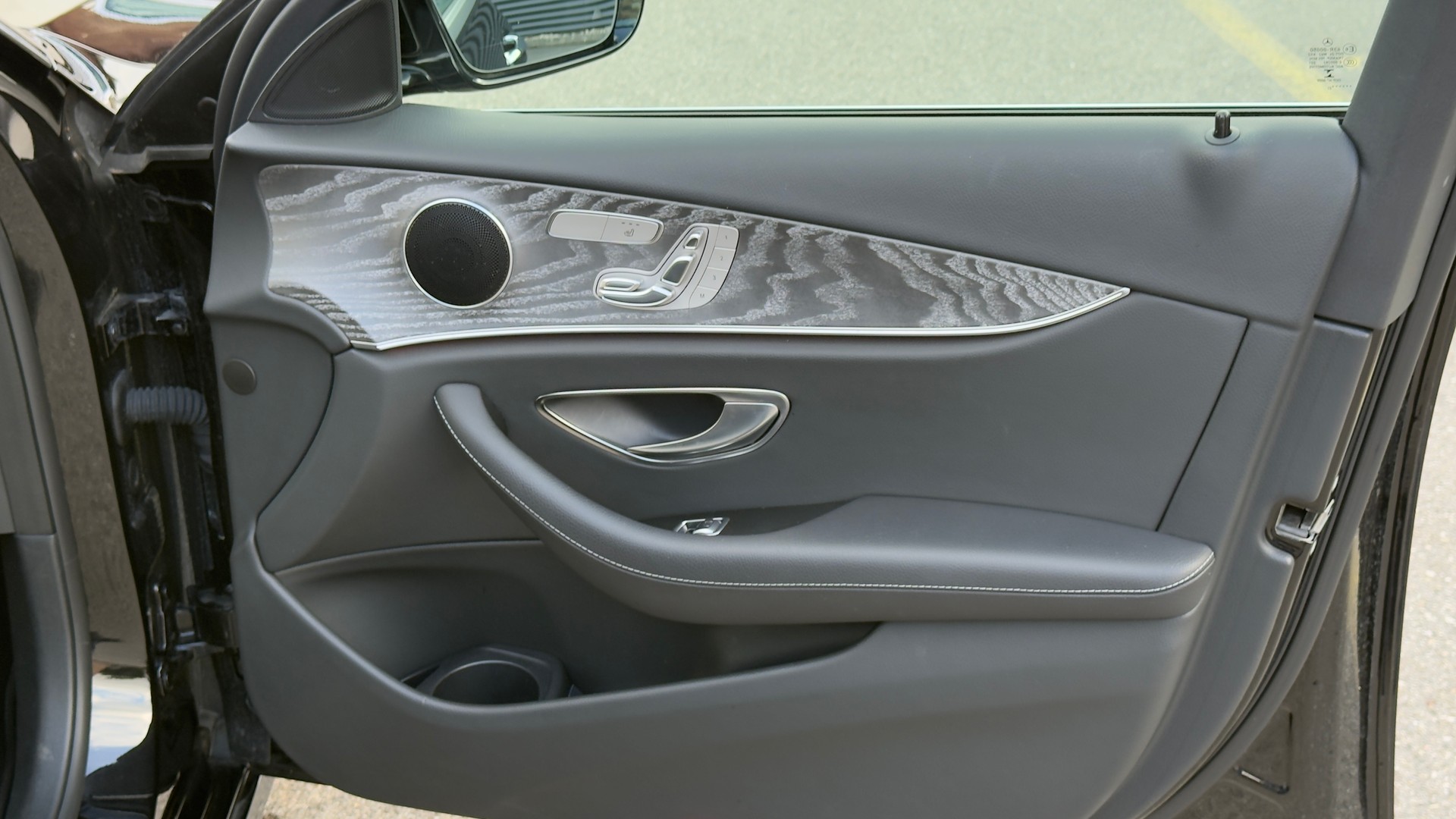 MERCEDES-BENZ E 200 4Matic Avantgarde 9G-Tronic-image-11
