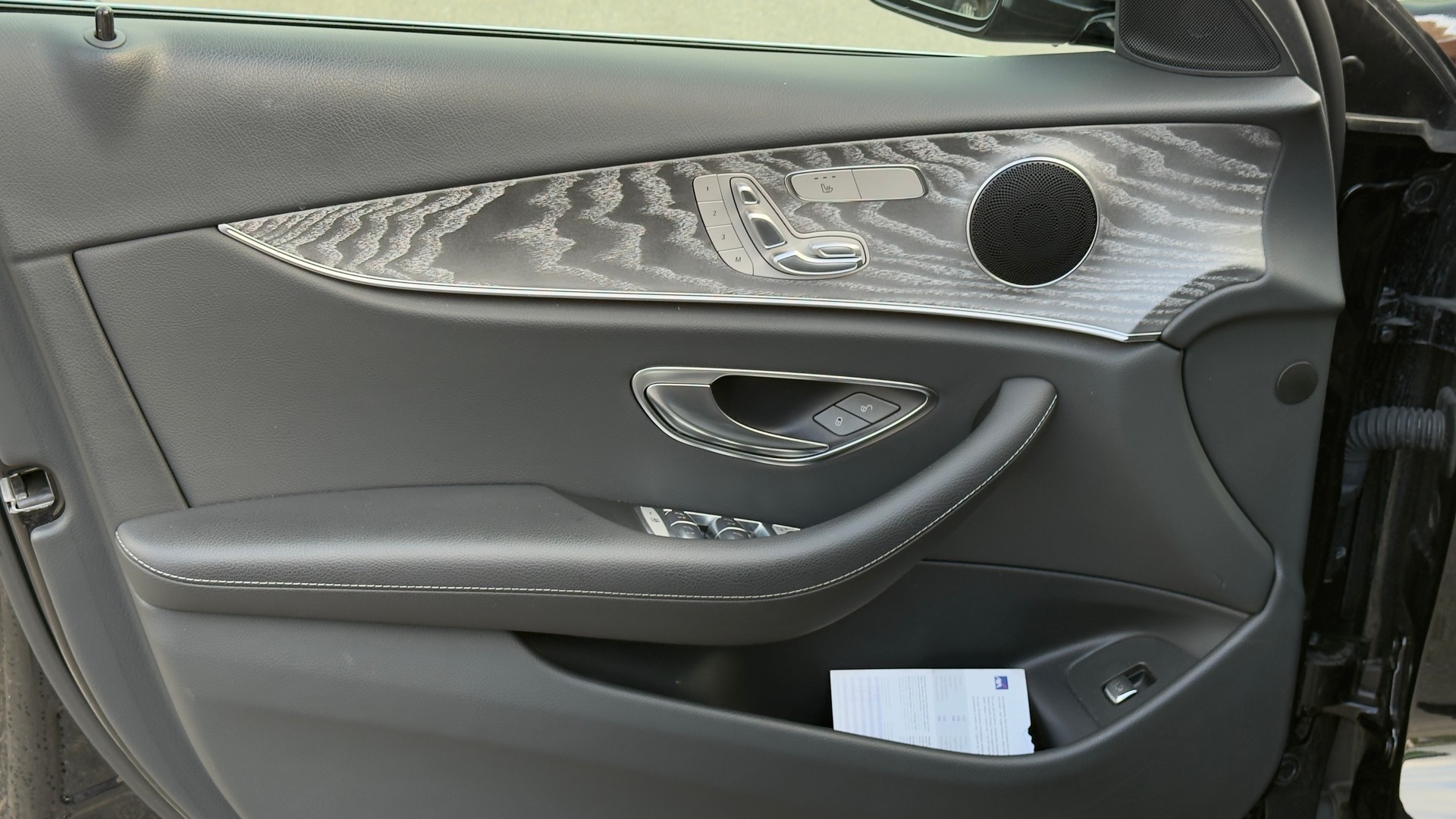 MERCEDES-BENZ E 200 4Matic Avantgarde 9G-Tronic-image-7