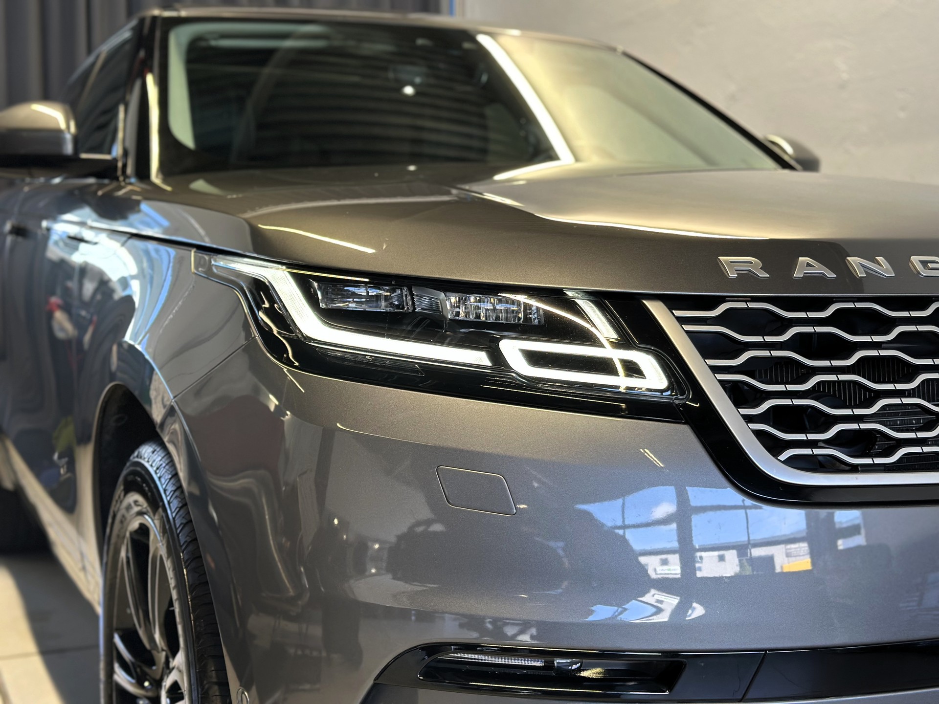 LAND ROVER Range Rover Velar P 250 Automatic-showroom-element-1