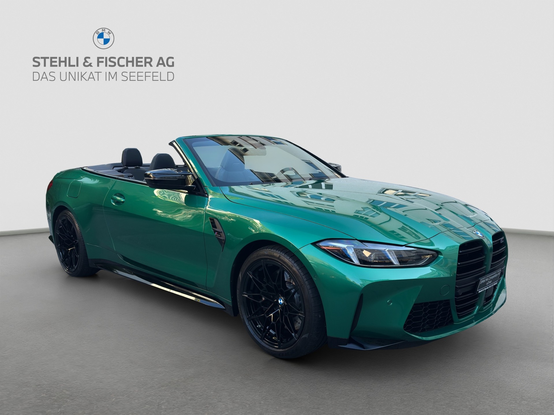 BMW M4 Cabrio Competition M xDrive-showroom-element-1
