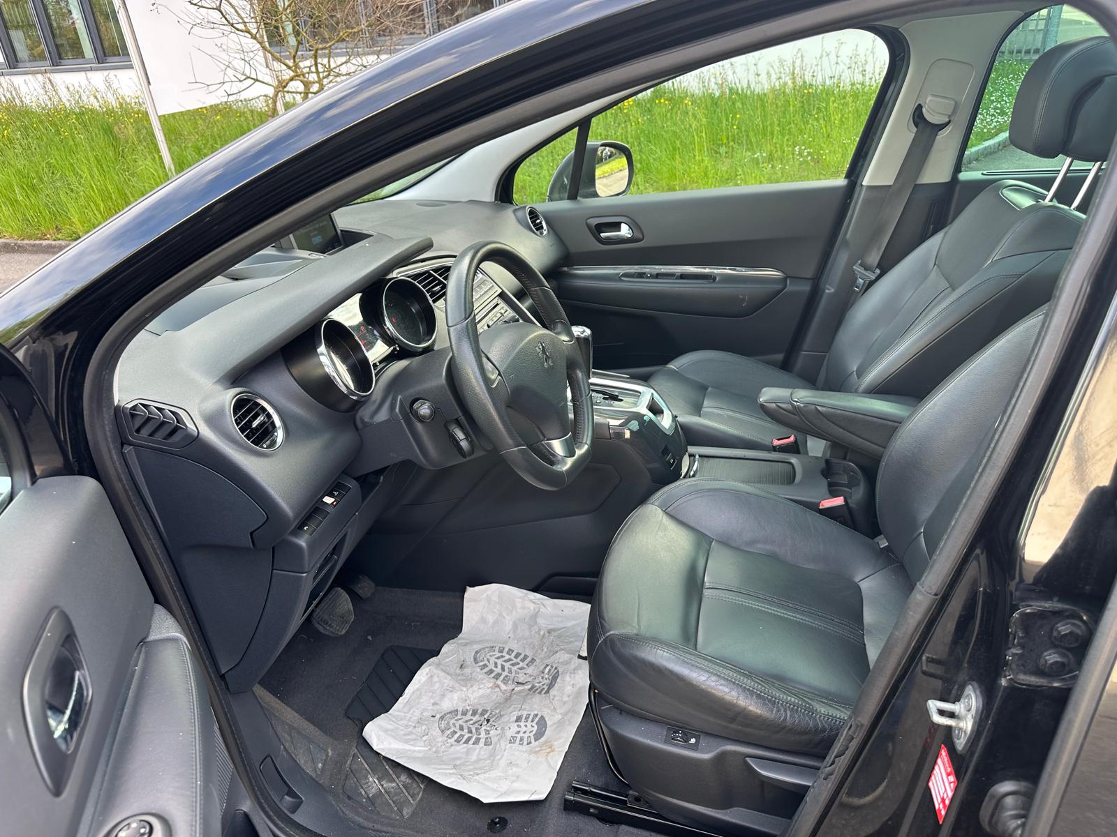PEUGEOT 5008 1.6 16V T Sport Pack Automatic-image-6