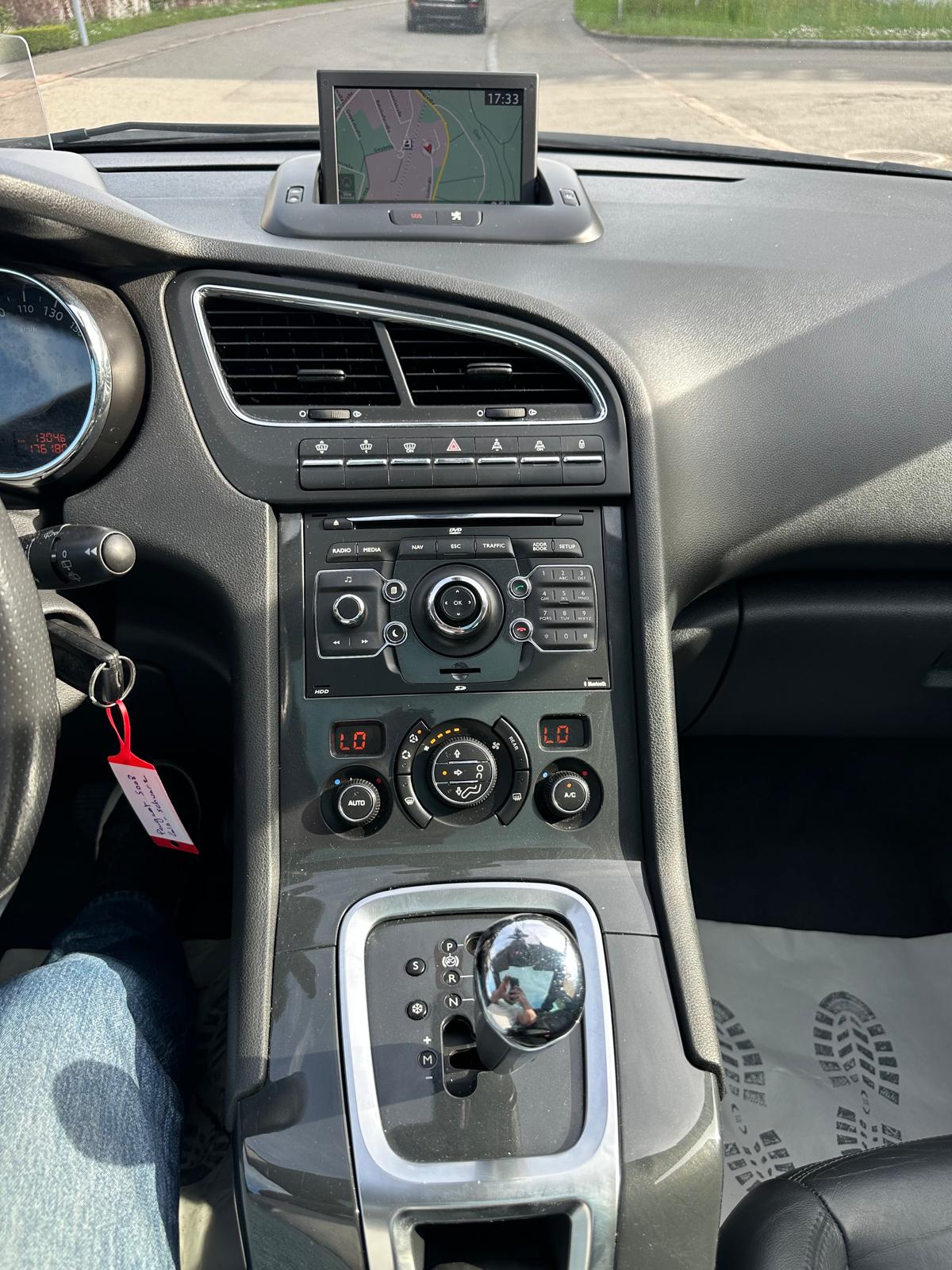 PEUGEOT 5008 1.6 16V T Sport Pack Automatic-image-9
