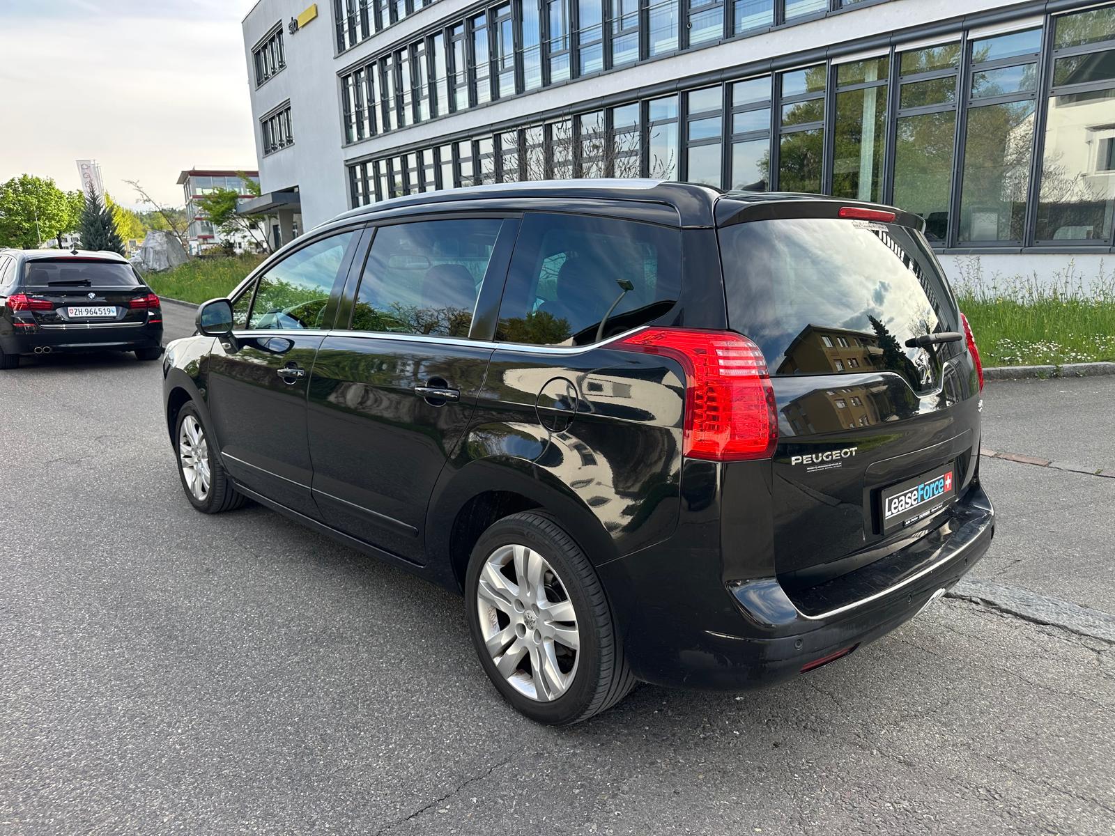 PEUGEOT 5008 1.6 16V T Sport Pack Automatic-image-11