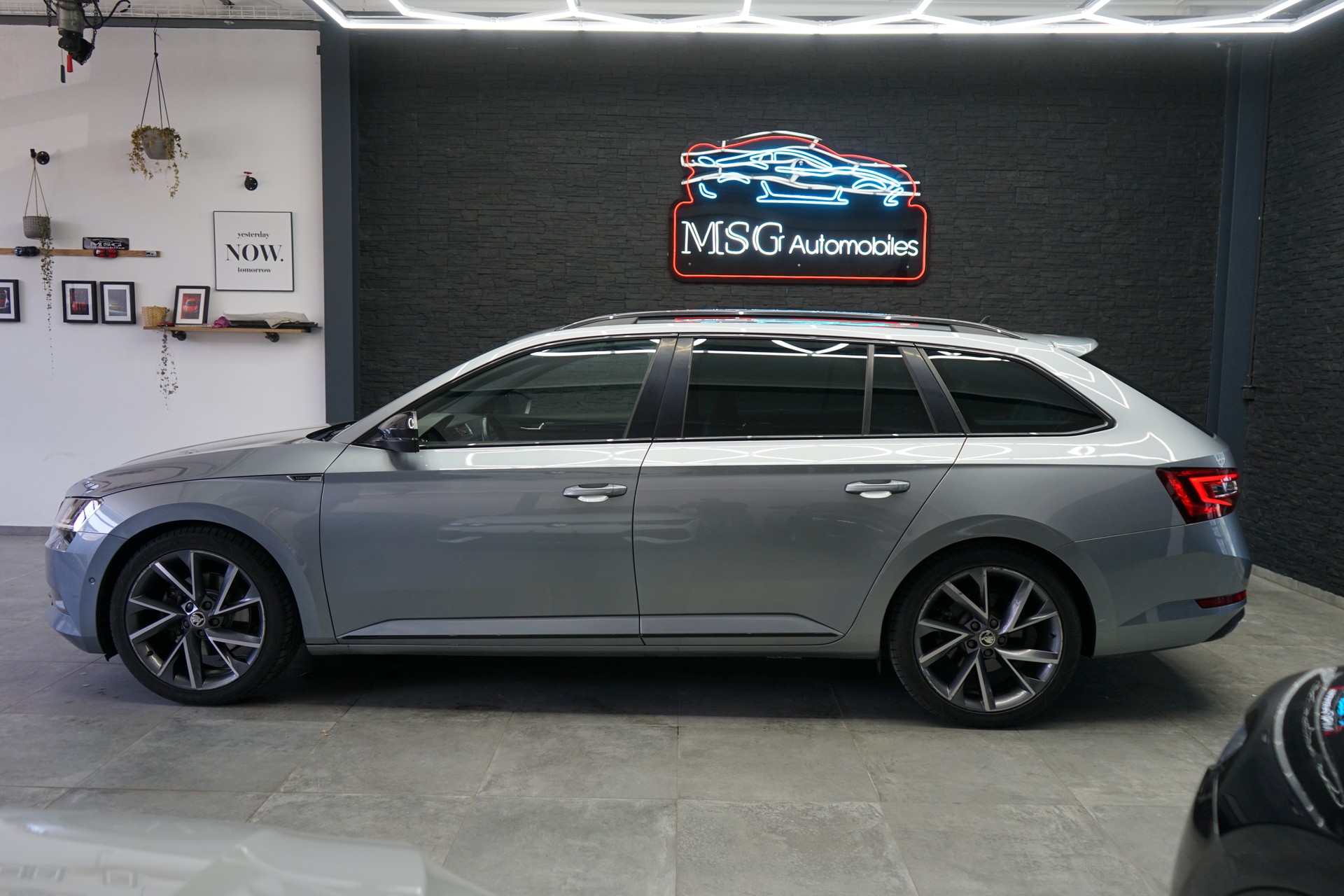 SKODA Superb Combi 2.0 TDi SportLine+ 4x4 DSG-showroom-element-1