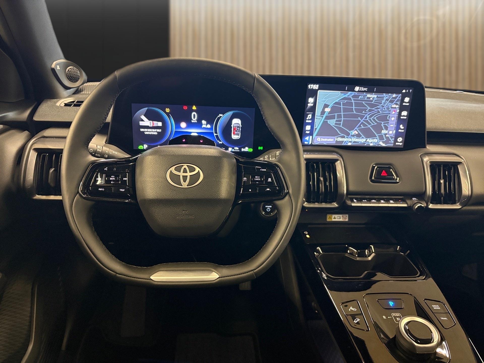 TOYOTA Urban Cruiser 61 kWh Premium AWD-image-11