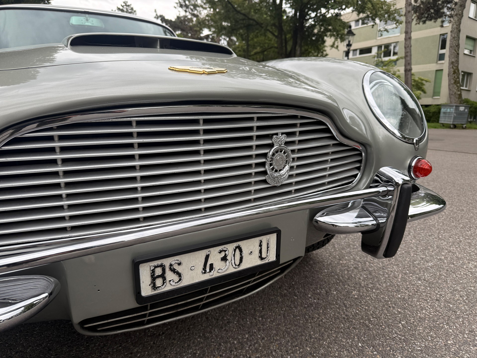 ASTON MARTIN DB6 Vantage-image-14