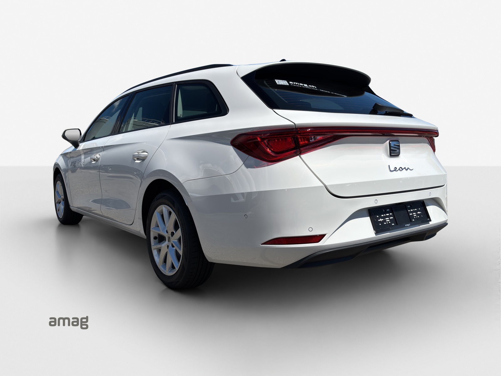 SEAT Leon ST 1.5 eTSI mHEV DSG Style-showroom-element-2