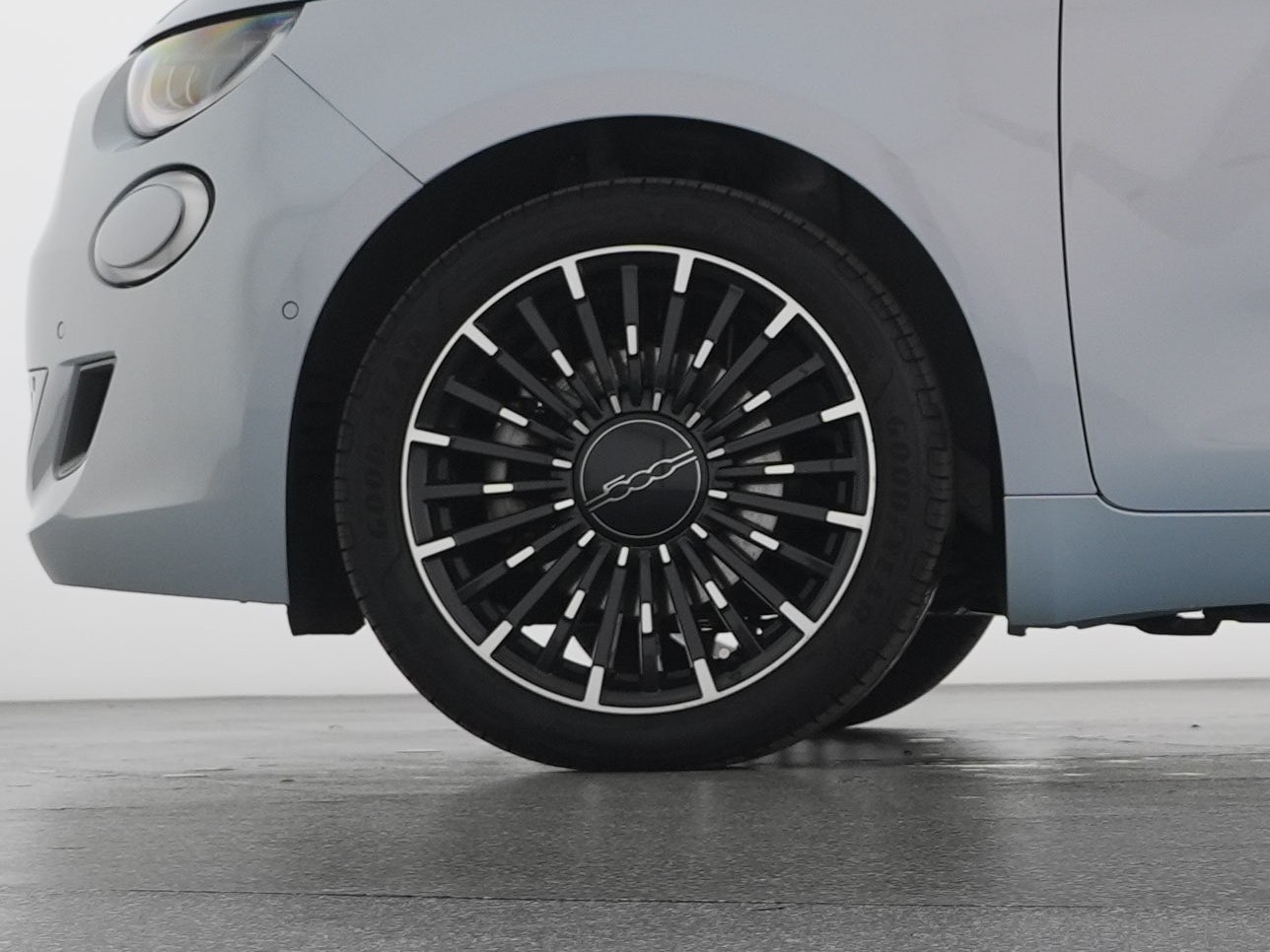 FIAT 500 electric 87 kW La Prima-showroom-element-2