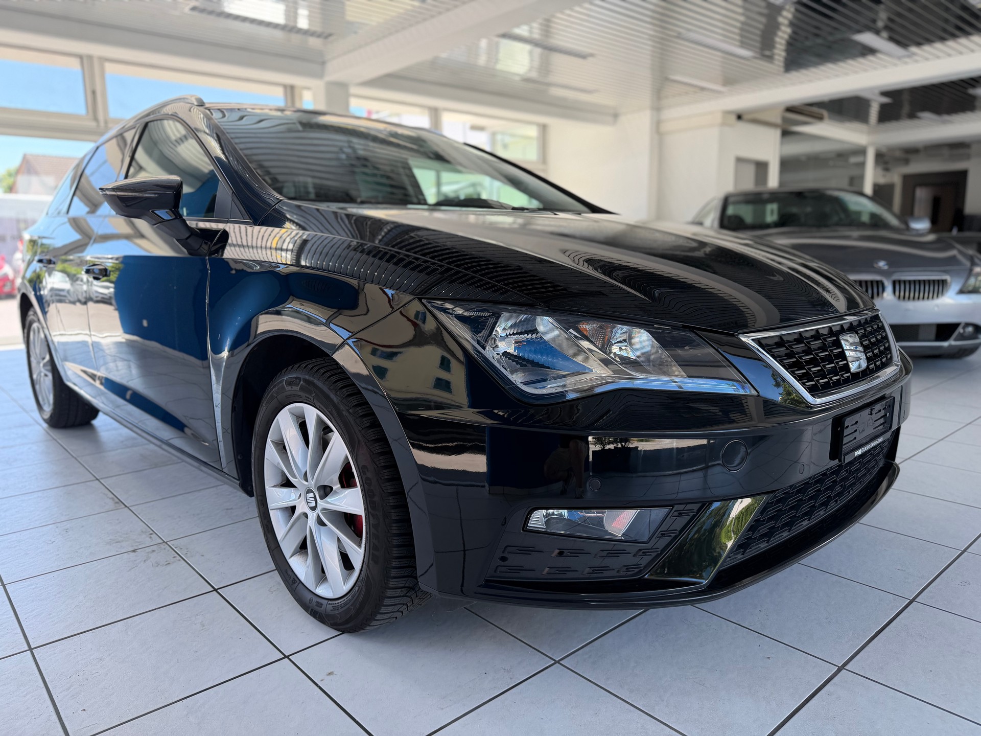 SEAT Leon 1.4 TSI ACT Style DSG-showroom-element-3