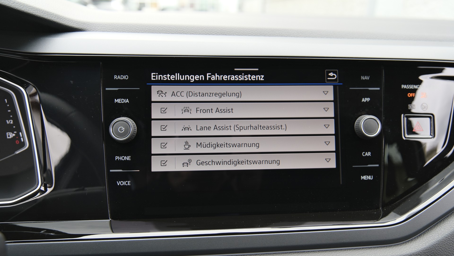 VW Taigo 1.0 TSI R-Line DSG-image-17