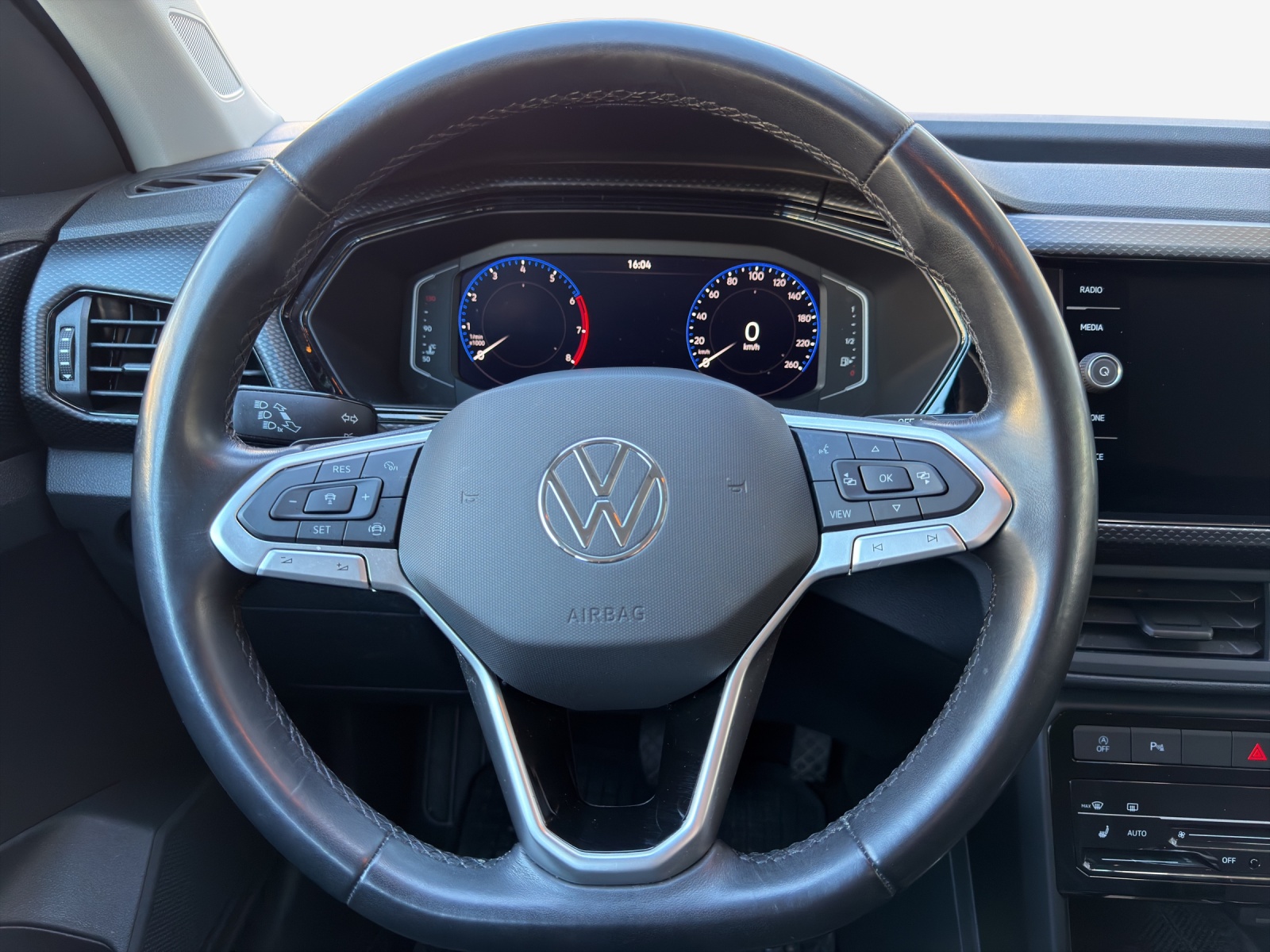 VW T-Cross 1.0 TSI Life DSG-image-9