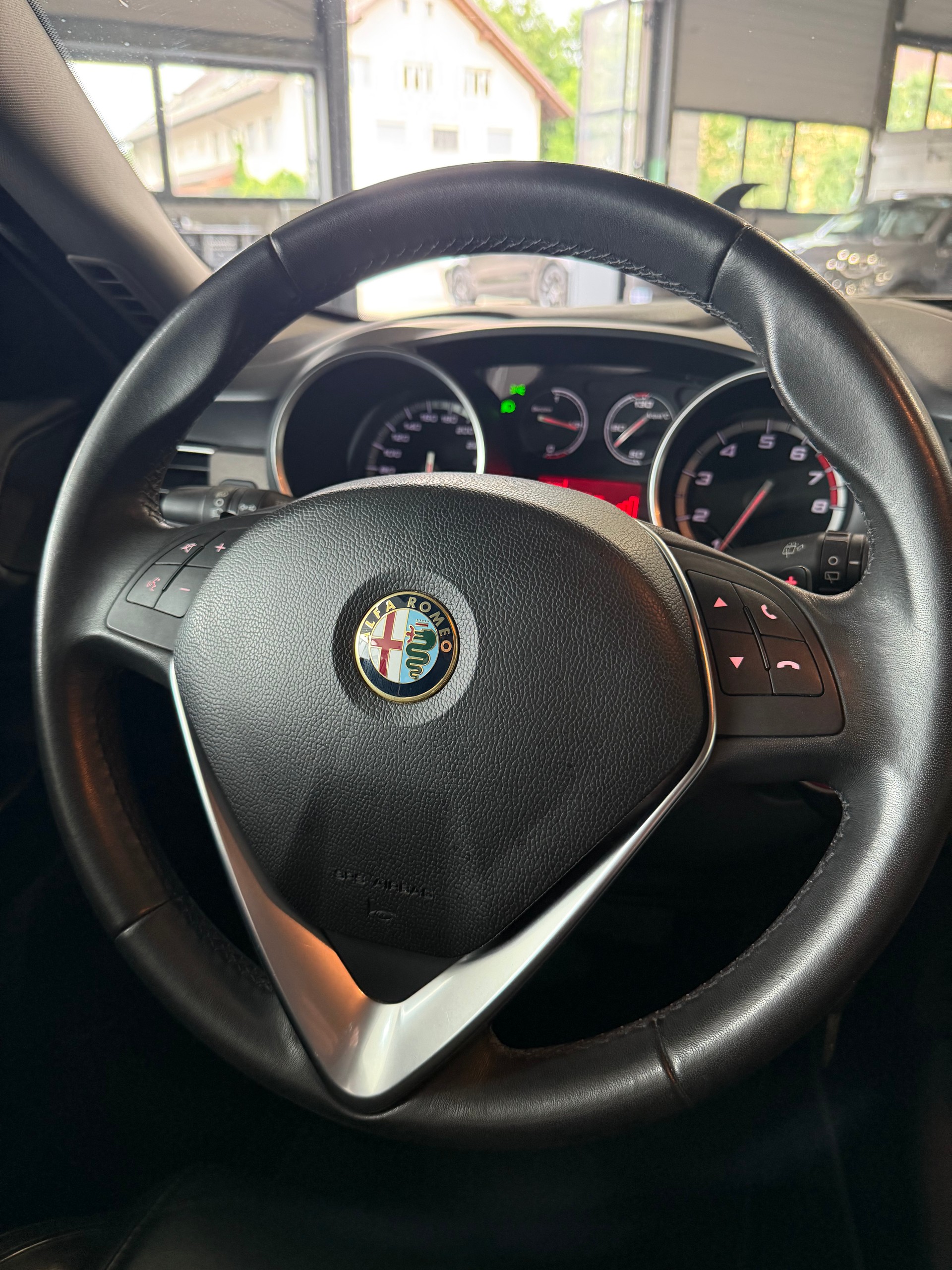ALFA ROMEO Giulietta 1.4 MultiAir Distinctive TCT-image-10