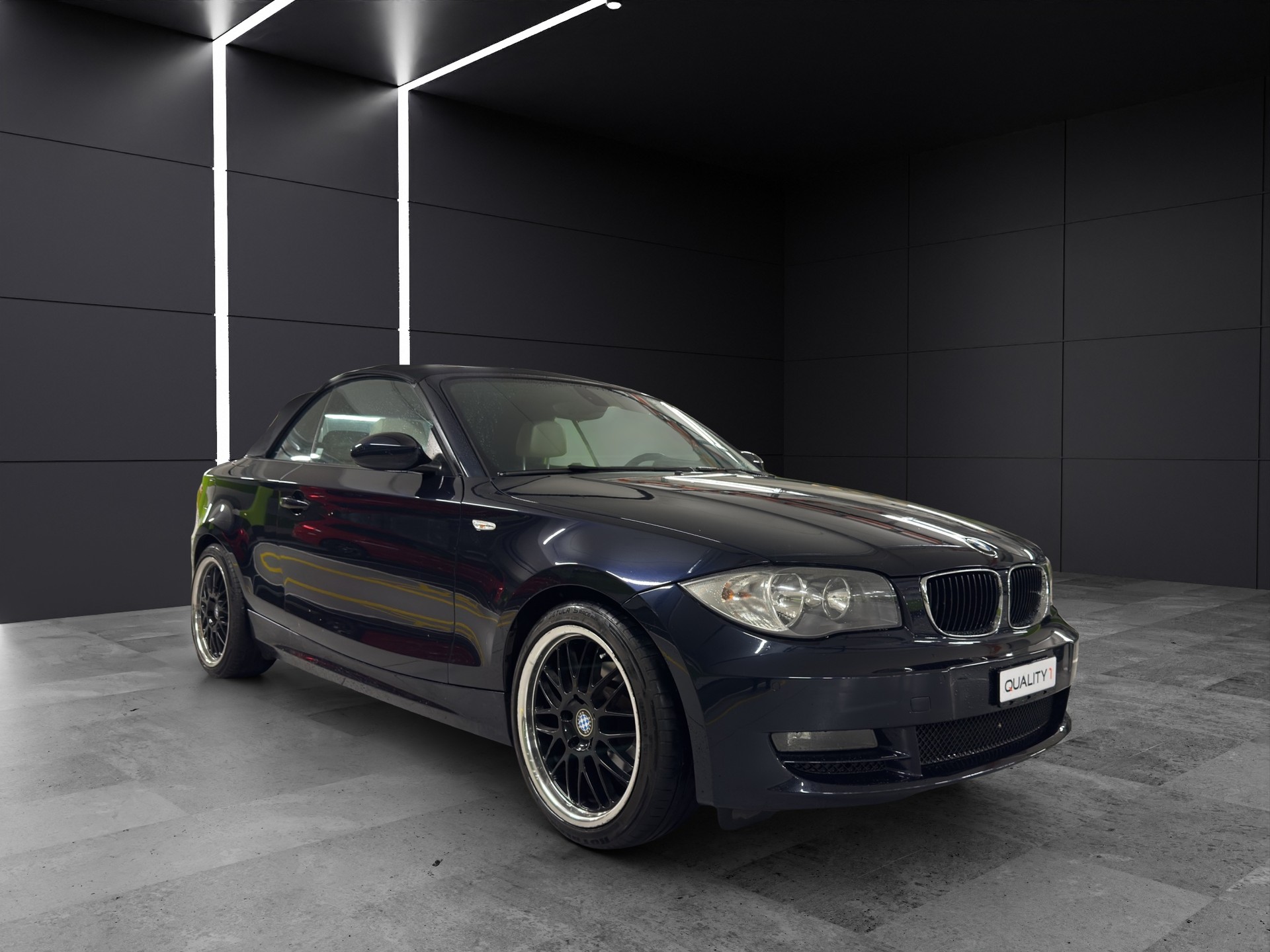 BMW 118i Cabrio-image-2