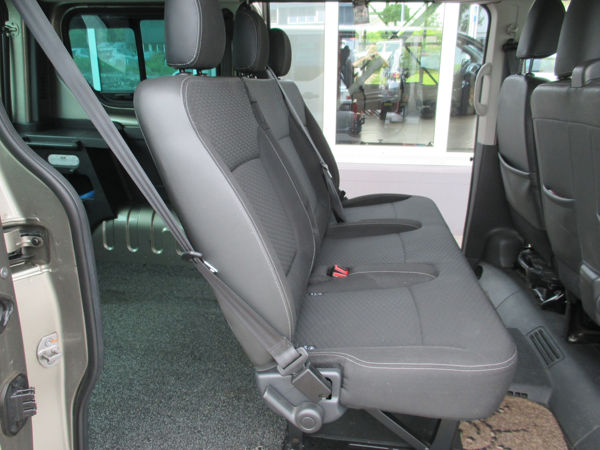 OPEL Vivaro 1.6 BiTurbo CDTI ecoFLEX 2.7t L1H1-image-11