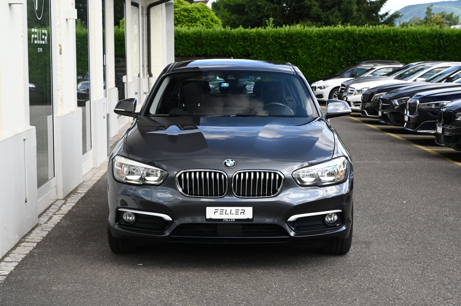 BMW 116d Urban Line Steptronic-image-1