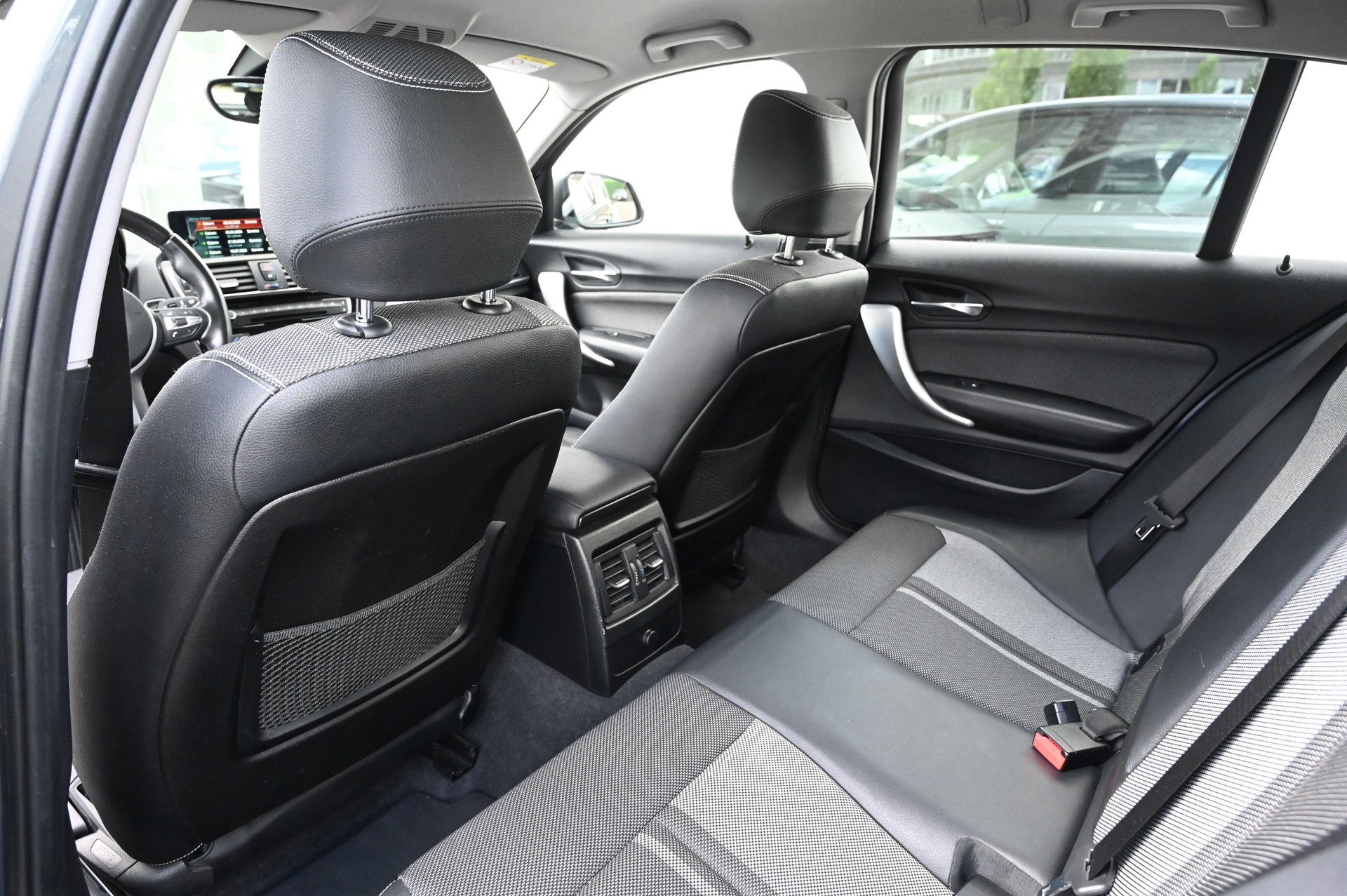 BMW 116d Urban Line Steptronic-image-11