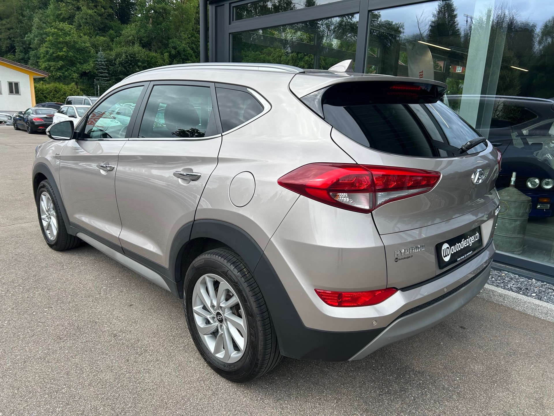 HYUNDAI Tucson 1.6 TGDI Plena 4WD Automatic-image-4