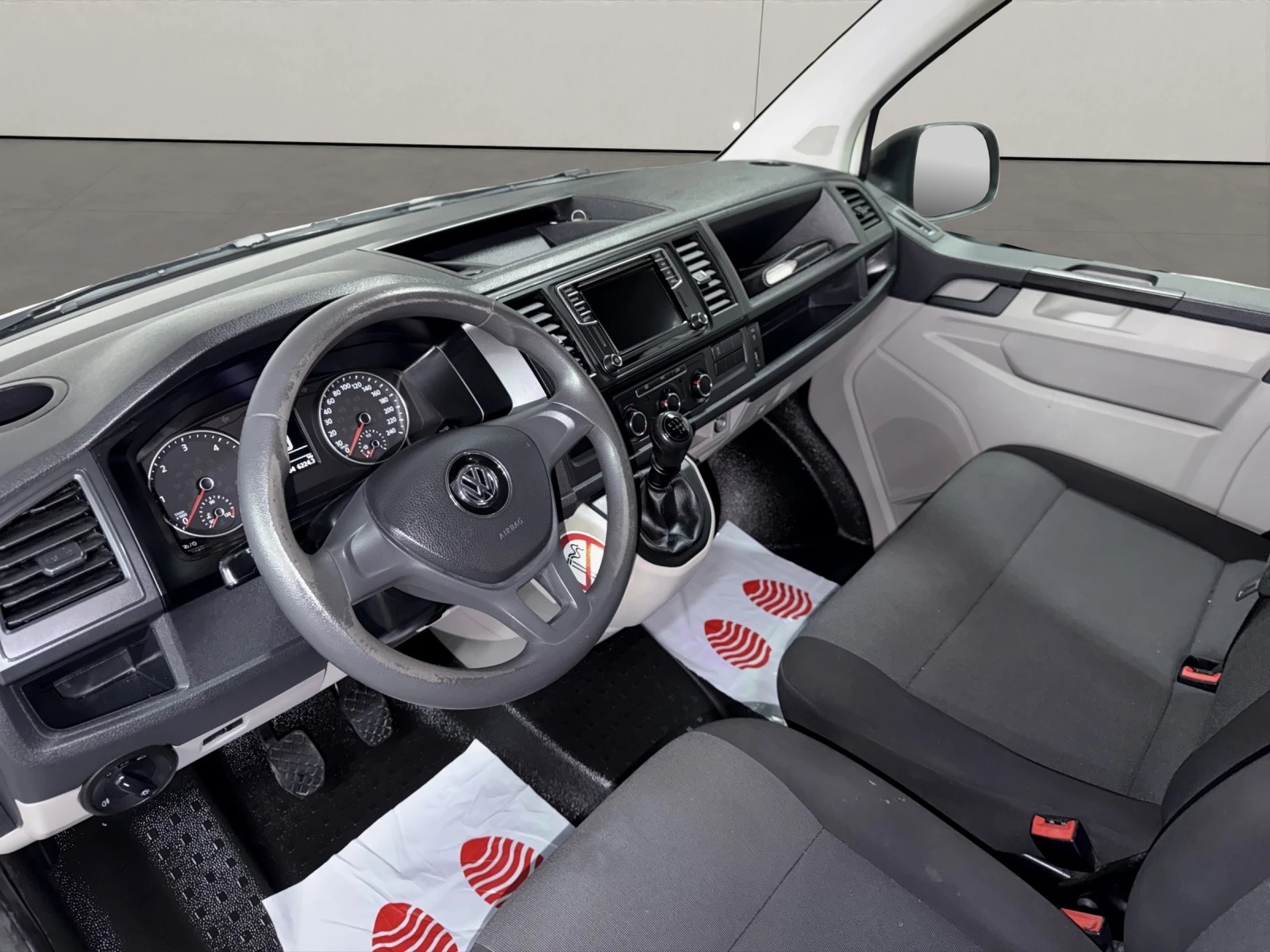 VW T6 2.0 TDI 4Motion Lang Version ( Mit AHK / Sortimo Regale )-image-8