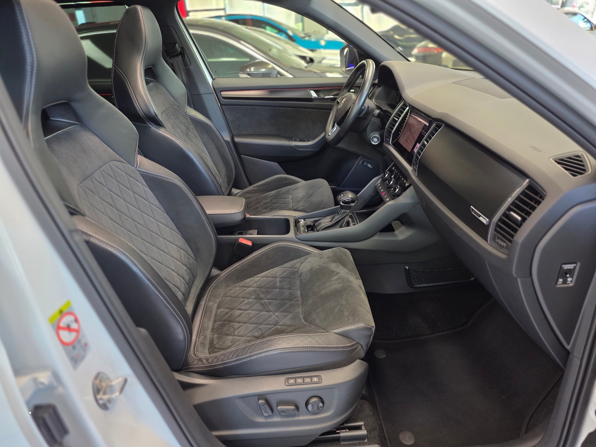 SKODA Kodiaq 2.0 TSI "CH-Fahrzeug" Sportline Sport Line DSG-image-11