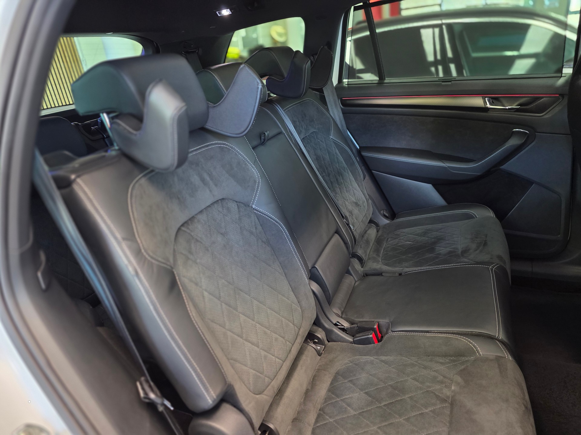 SKODA Kodiaq 2.0 TSI "CH-Fahrzeug" Sportline Sport Line DSG-image-9