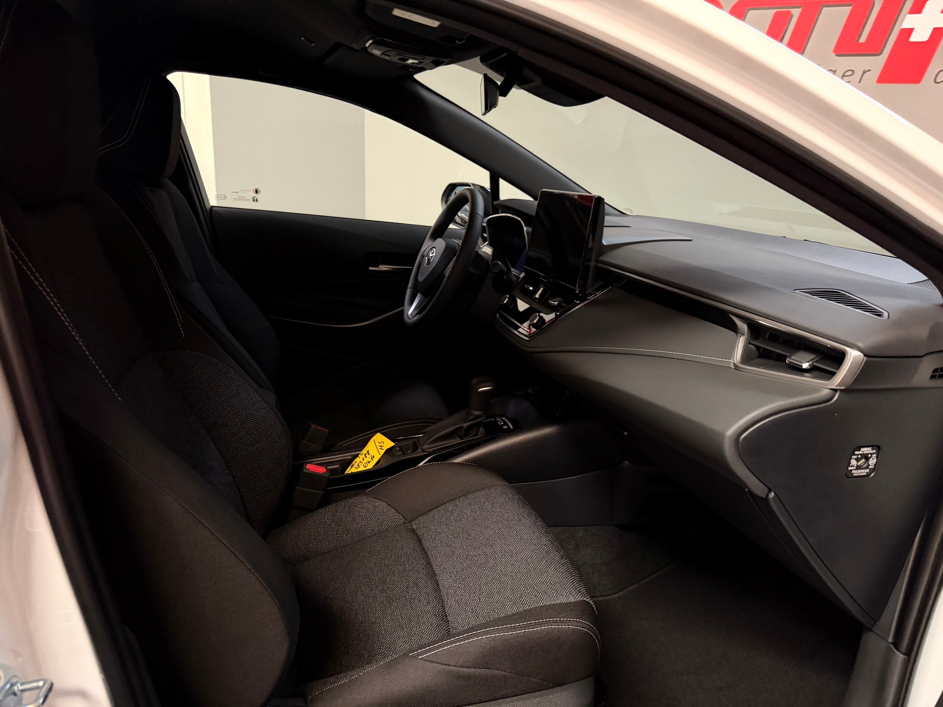 TOYOTA Corolla Touring Sports 1.8 HSD Active e-CVT-image-15