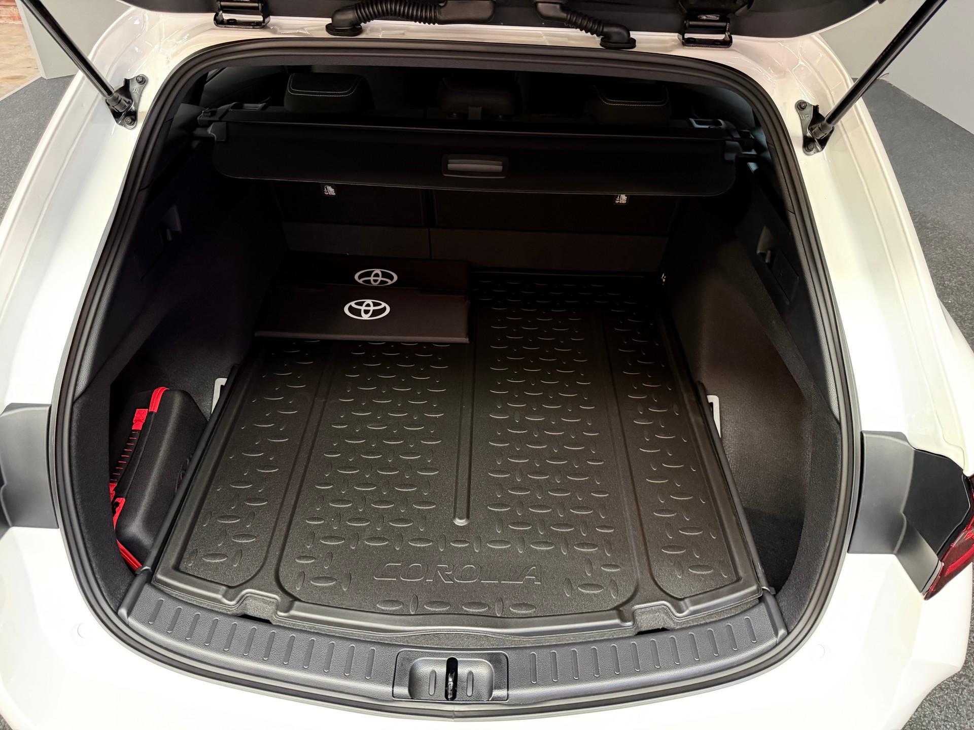 TOYOTA Corolla Touring Sports 1.8 HSD Active e-CVT-image-10