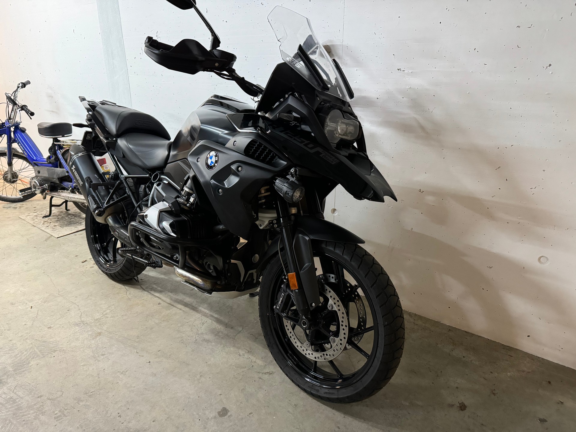 BMW R 1250 GS-image-0