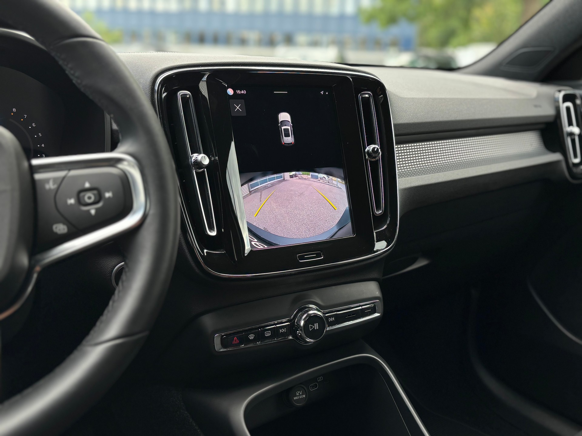 VOLVO XC40 2.0 B4 MH Plus Dark AWD-image-14