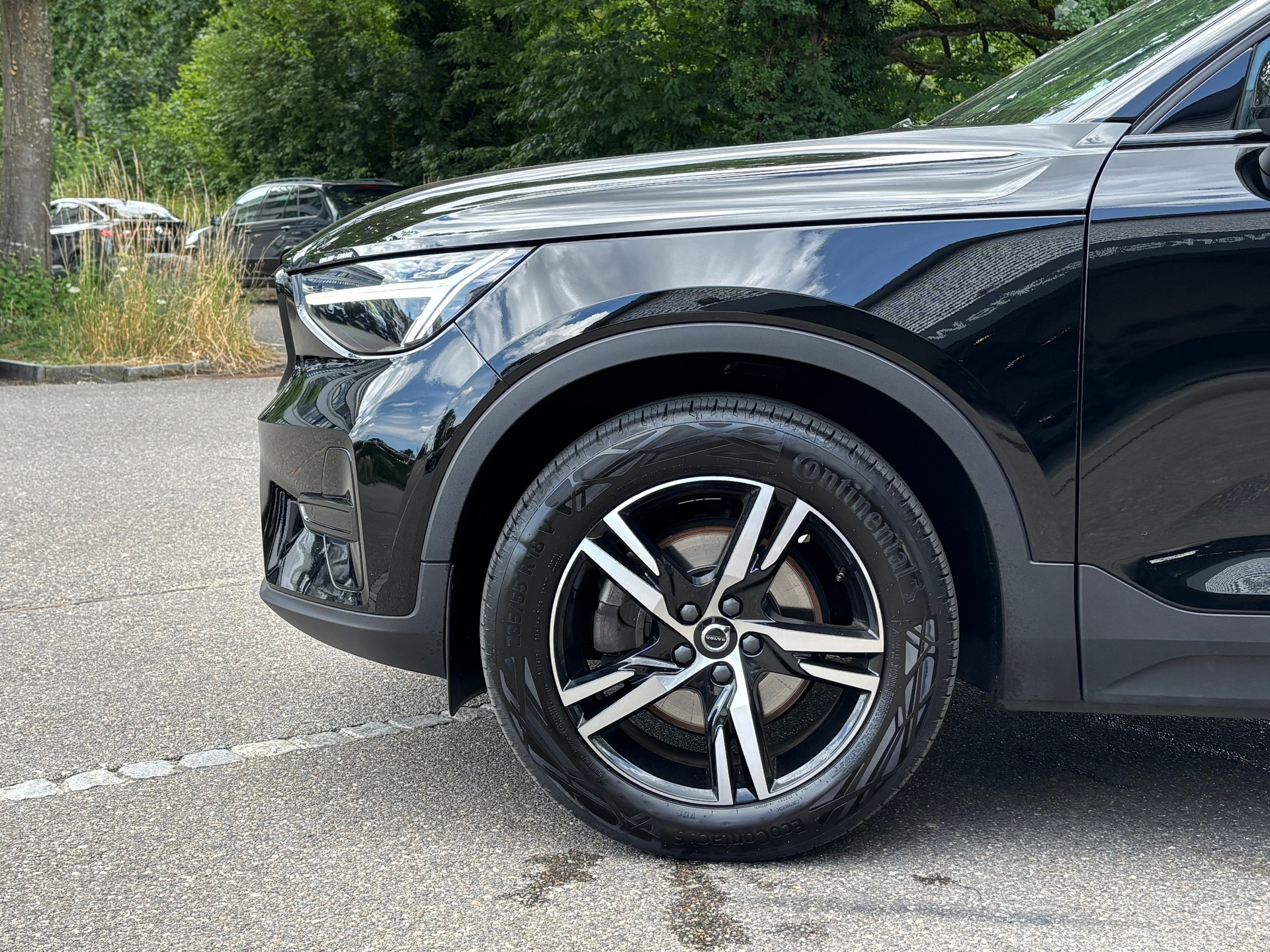 VOLVO XC40 2.0 B4 MH Plus Dark AWD-showroom-element-1