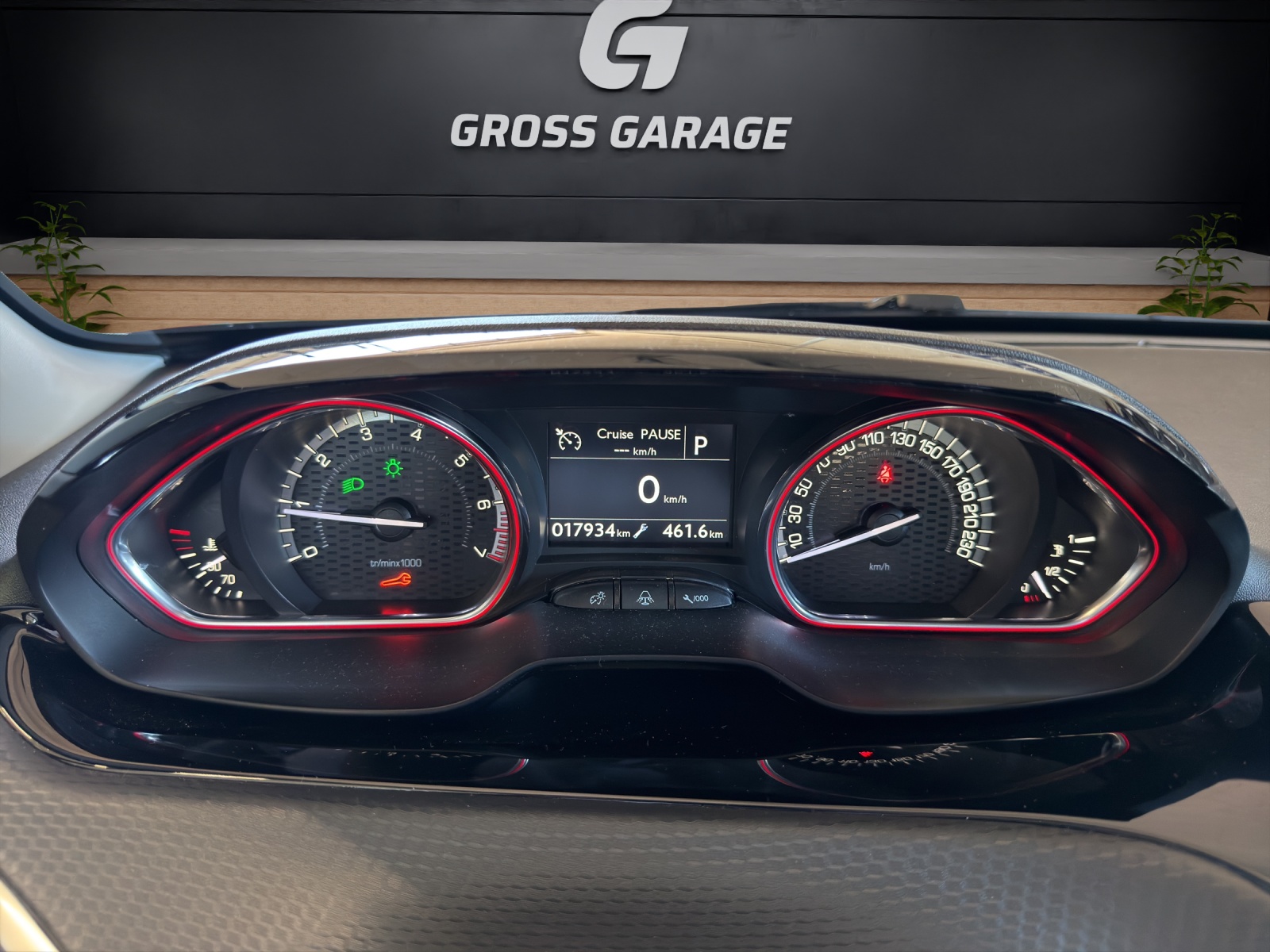 PEUGEOT 2008 1.2 PureTech GT Line-image-11