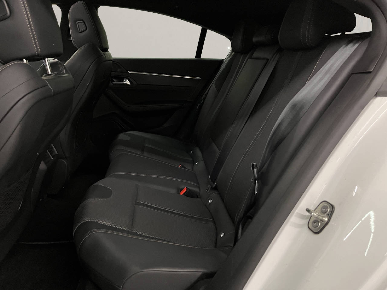PEUGEOT 508 1.5 BlueHDi Allure-image-13