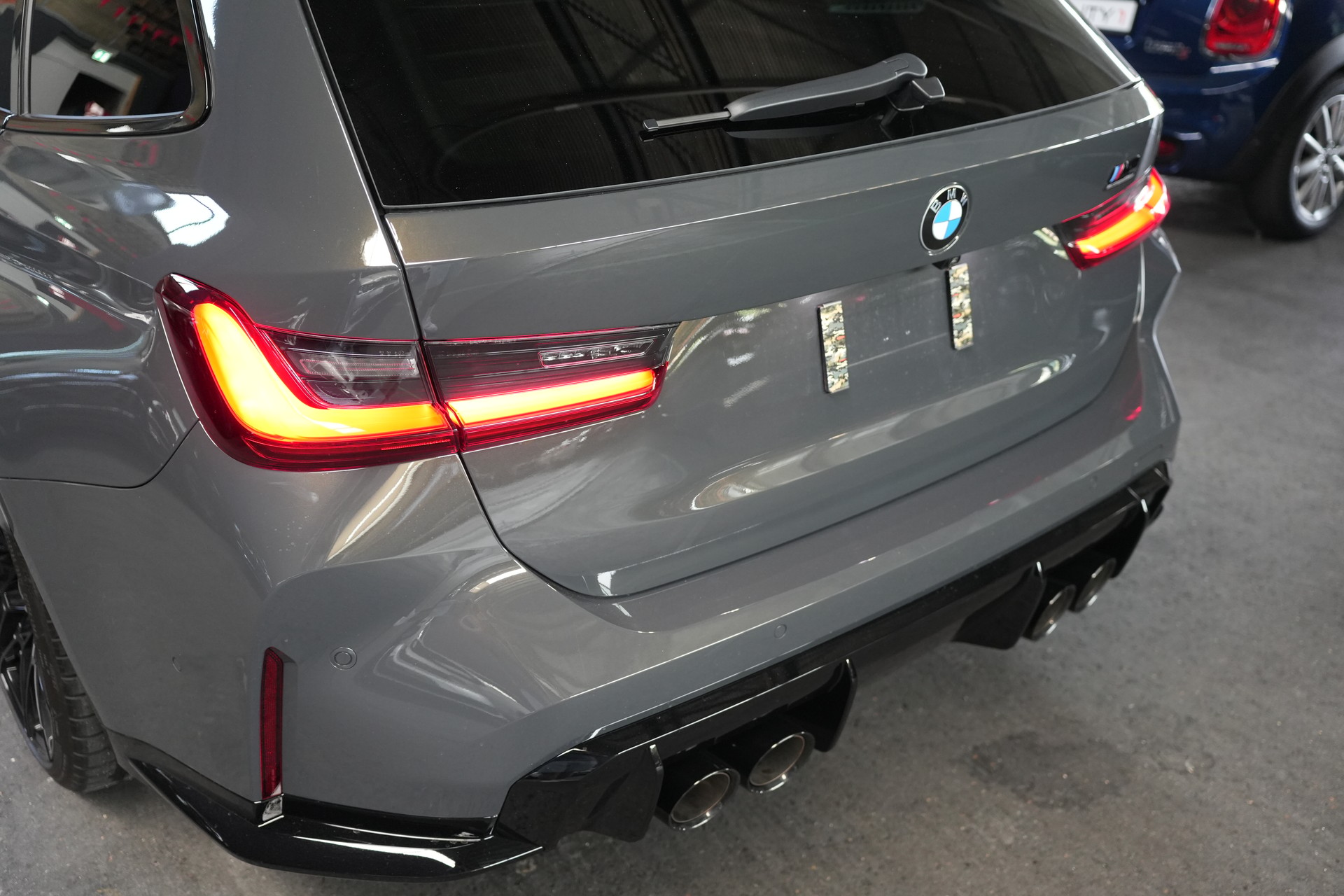 BMW M3 Touring xDrive Competition M-image-4