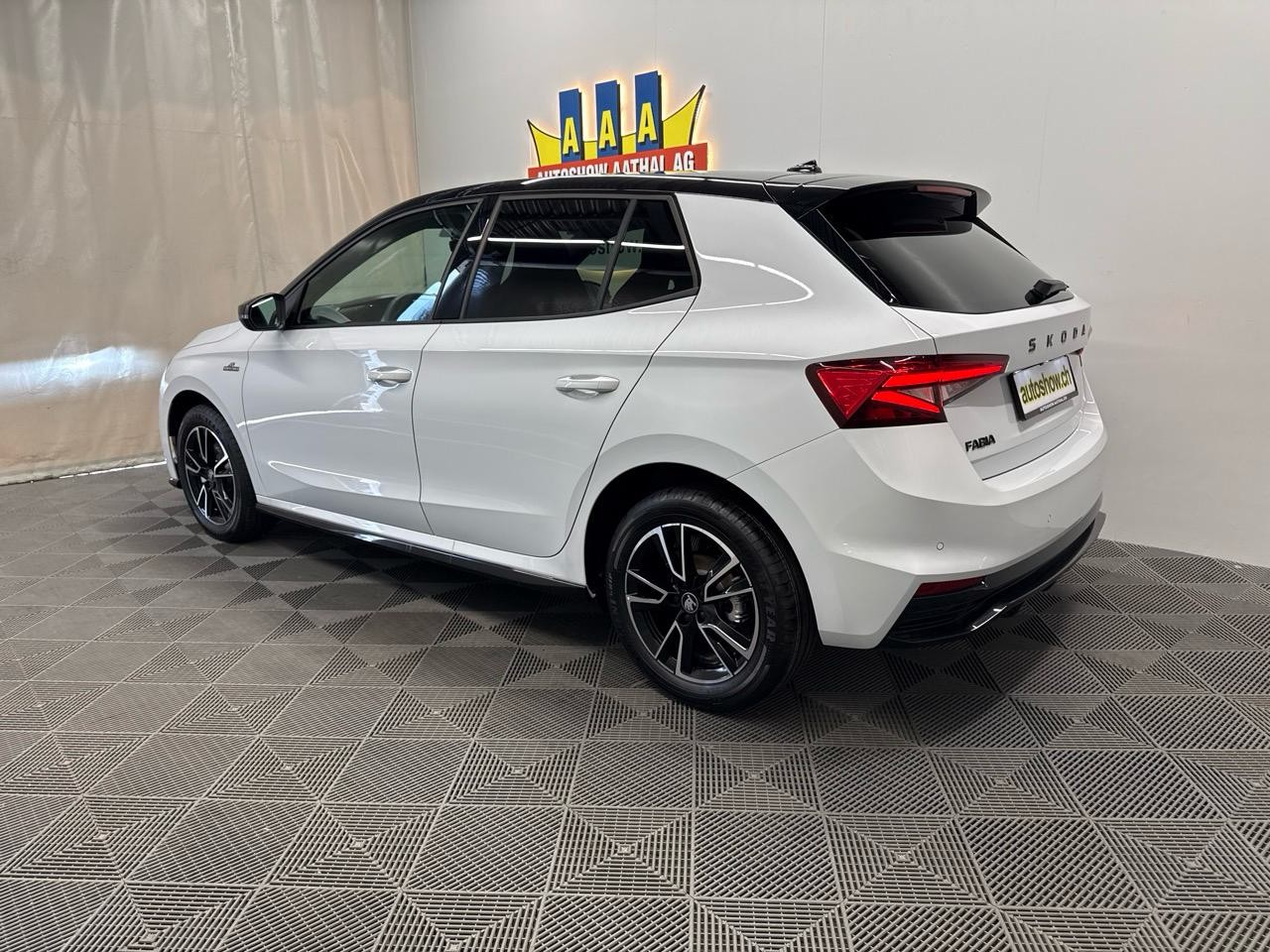 SKODA Fabia 1.5 TSI Monte Carlo DSG-showroom-element-1
