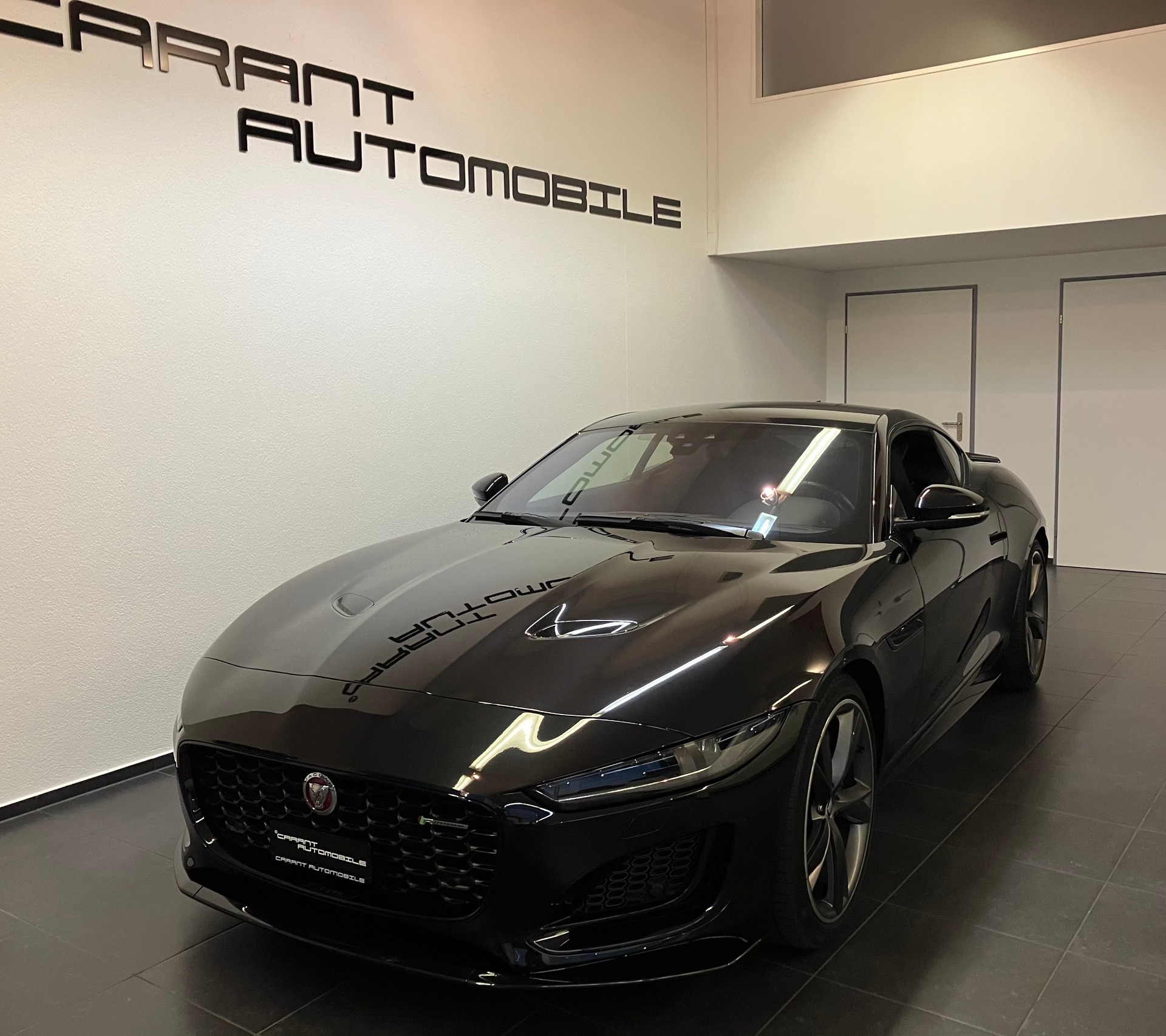 JAGUAR F-Type Coupé 2.0 I4 R-Dynamic Automatik-image-2