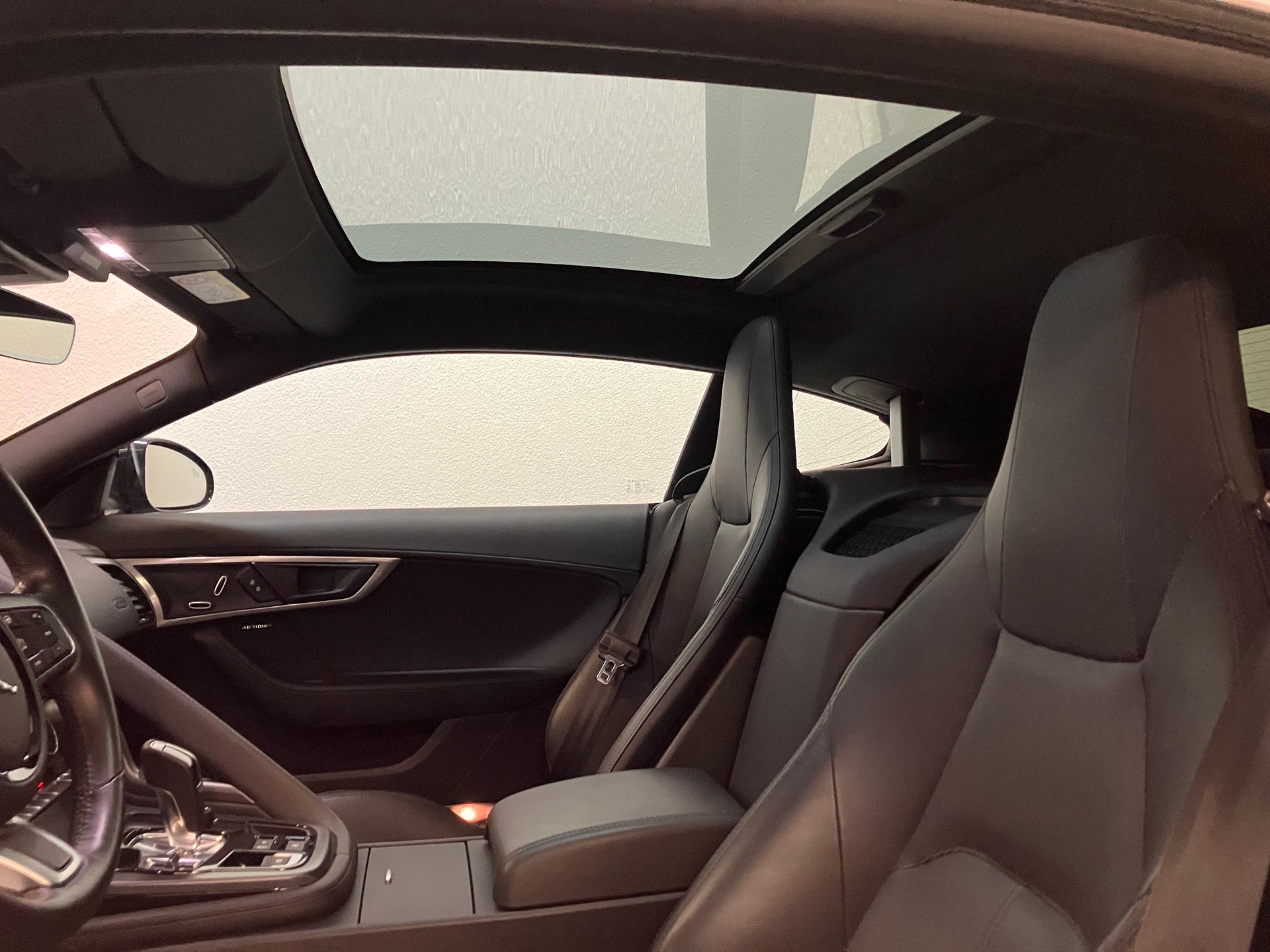 JAGUAR F-Type Coupé 2.0 I4 R-Dynamic Automatik-image-14