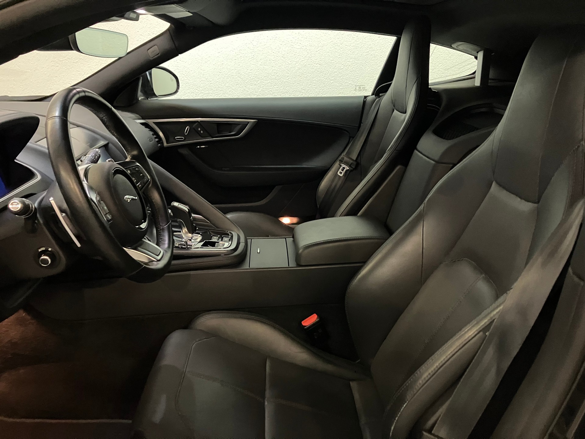 JAGUAR F-Type Coupé 2.0 I4 R-Dynamic Automatik-image-12