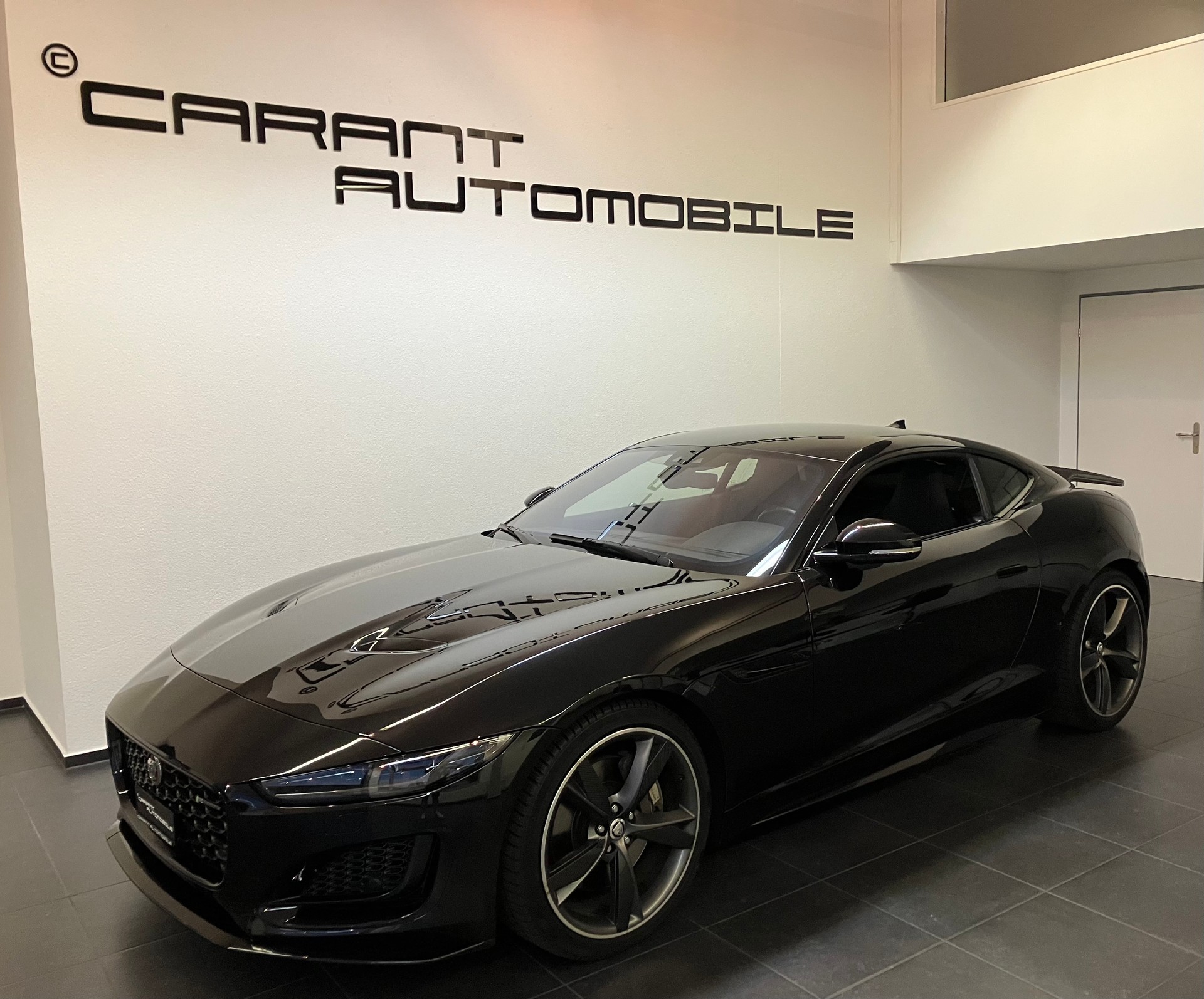 JAGUAR F-Type Coupé 2.0 I4 R-Dynamic Automatik-image-1