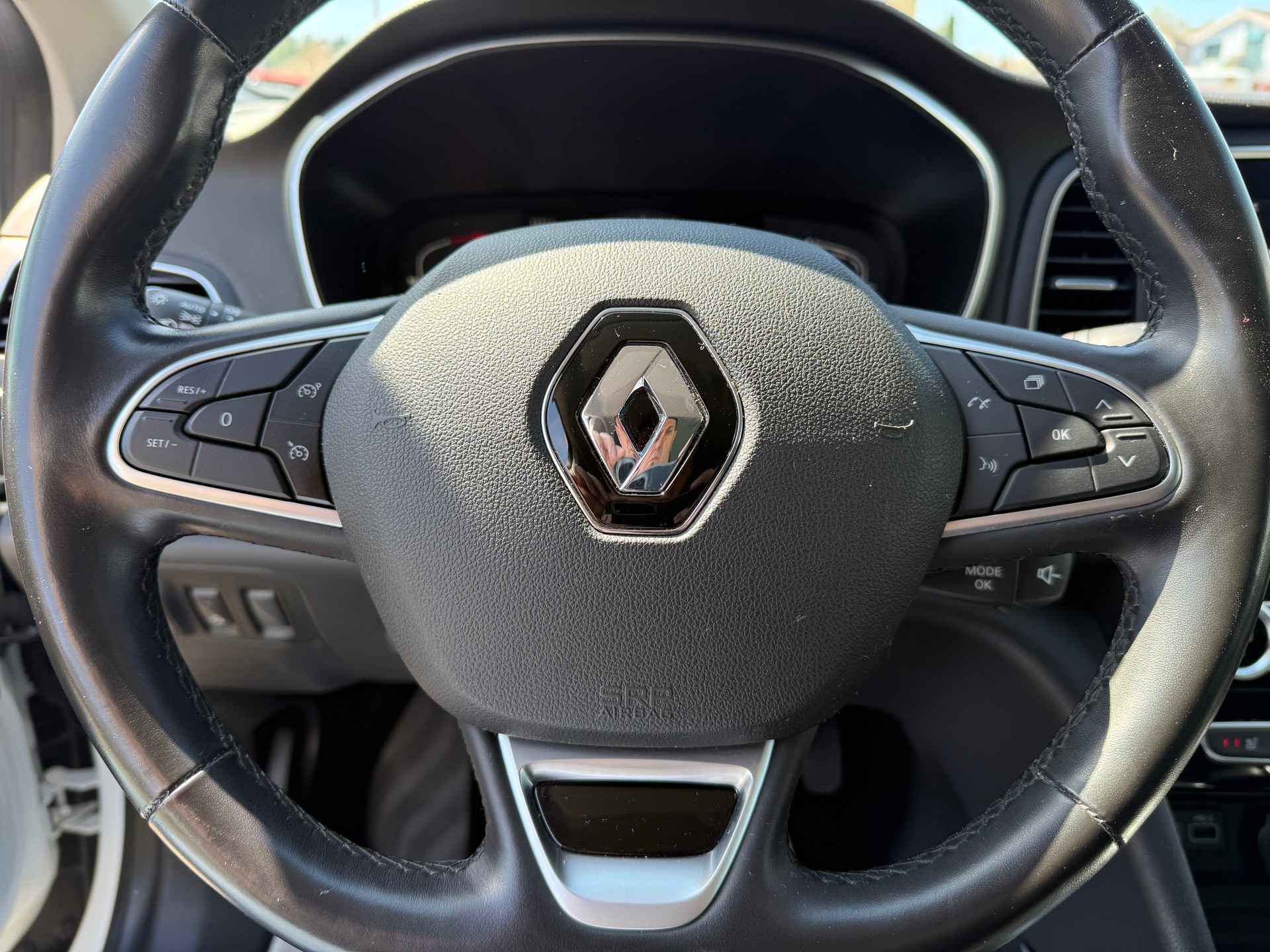 RENAULT Mégane Grandtour 1.3 16V Turbo Techno EDC-image-13