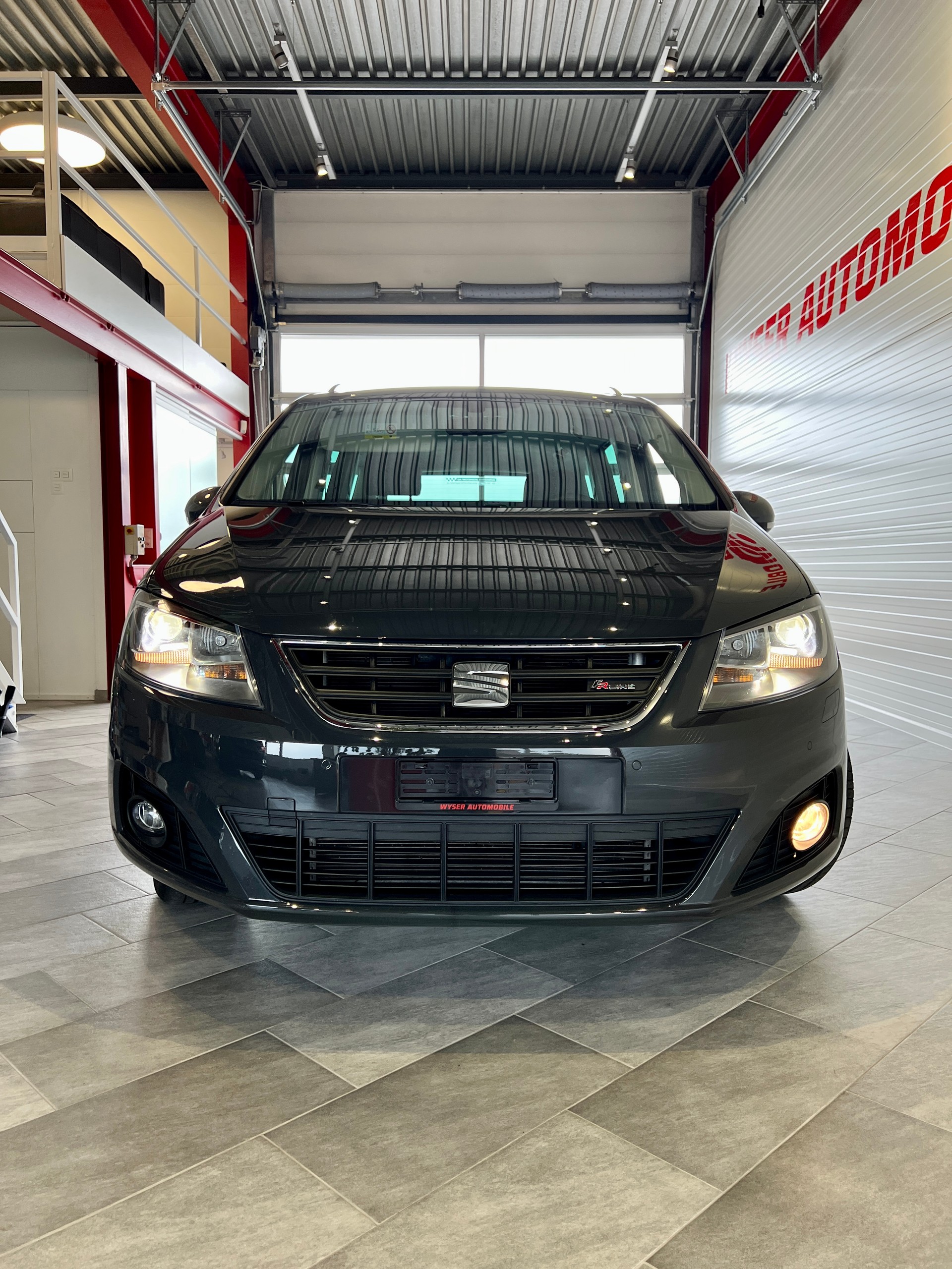 SEAT Alhambra 2.0 TDI FR Line DSG-showroom-element-2