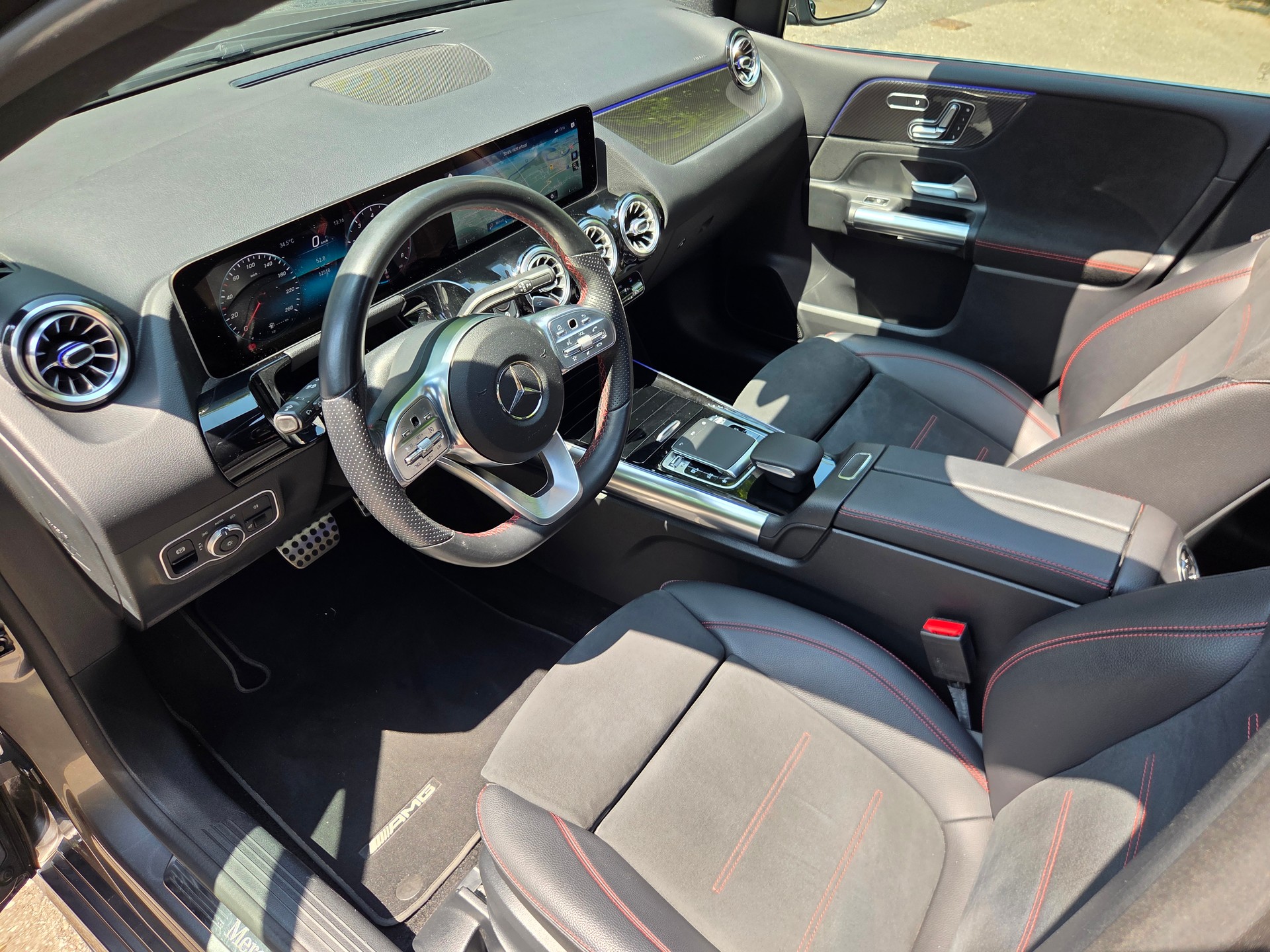 MERCEDES-BENZ B 200 AMG Line-image-6