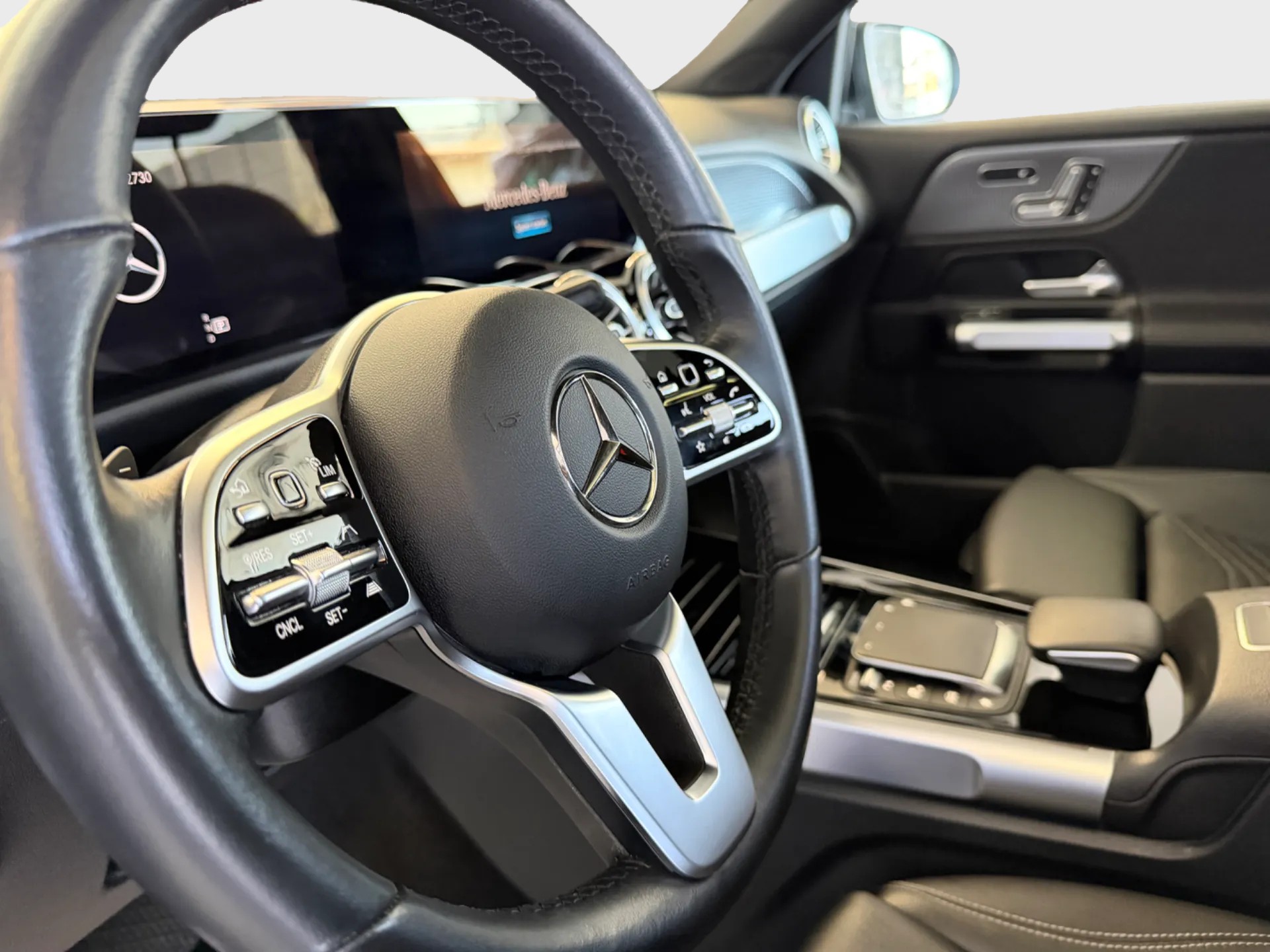 MERCEDES-BENZ GLB 220 d 4Matic Progressive 8G-Tronic-image-9